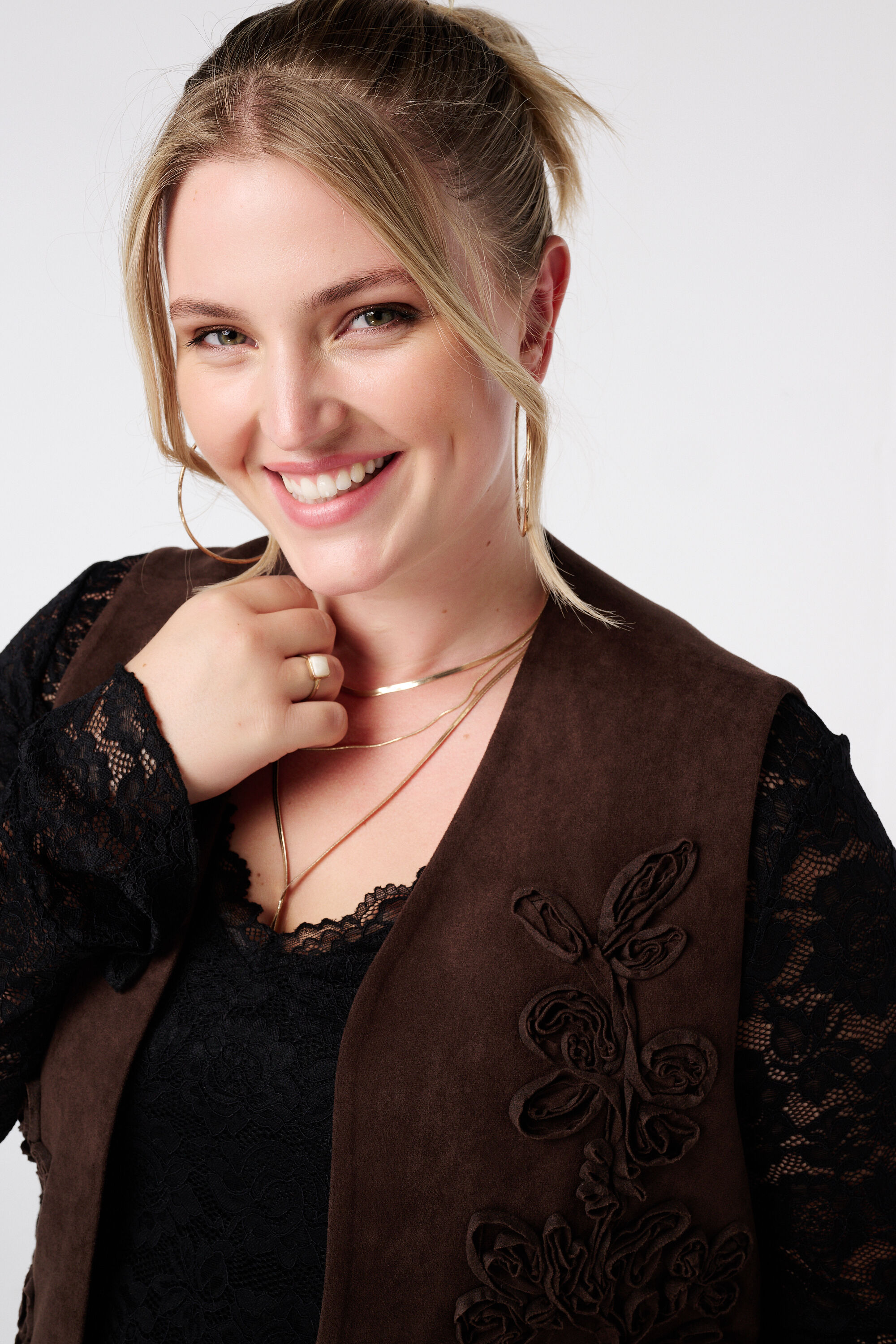 Gilet in su&egrave;de look met broderie image number 4