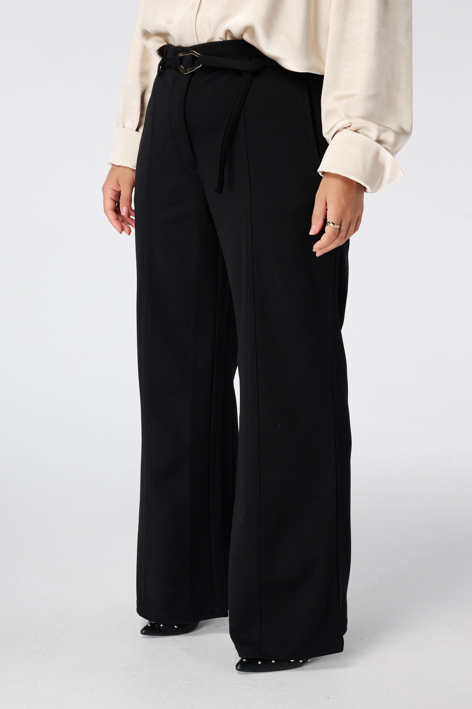 Rechte pantalon met ceintuur image number 5