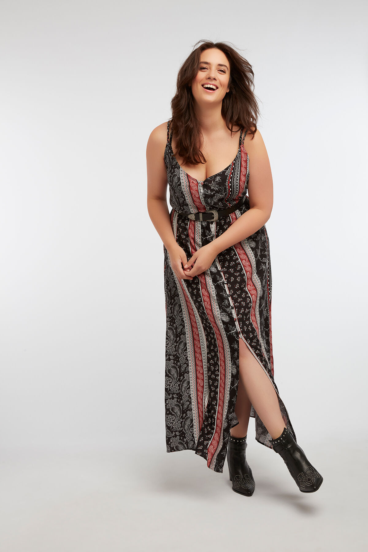 Lange doorknoop jurk image number 3