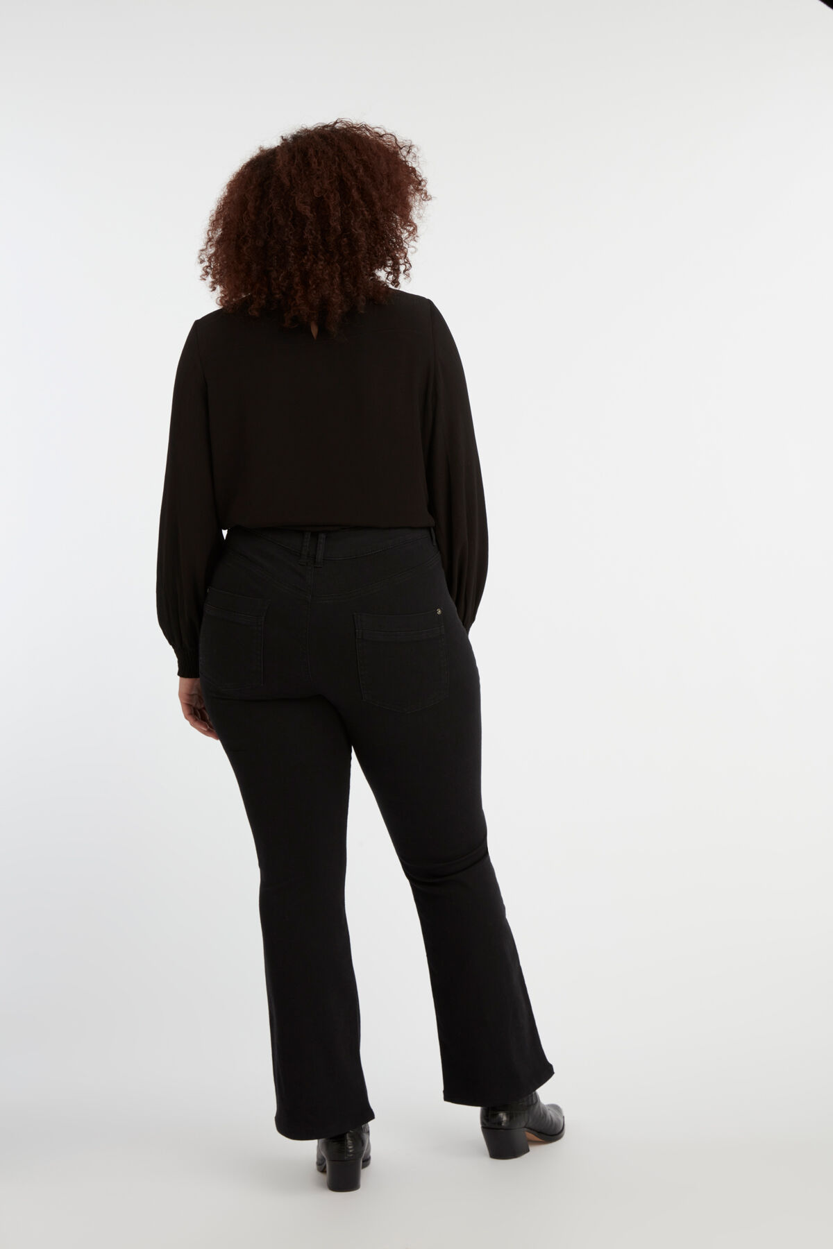 Magic Simplicity flared leg SHAPES jeans image number 6