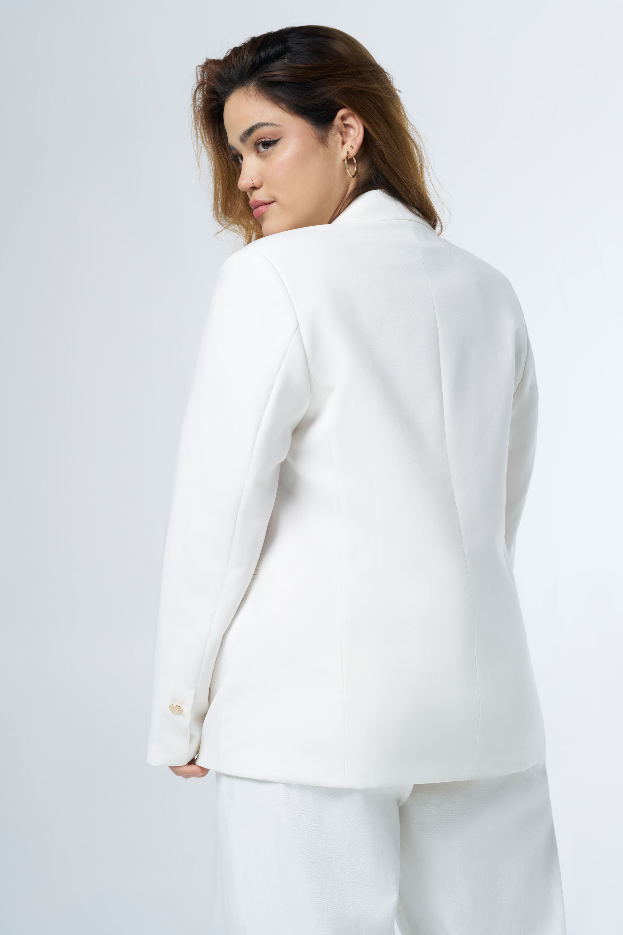 Ruimvallende blazer met gouden knoop image number 3