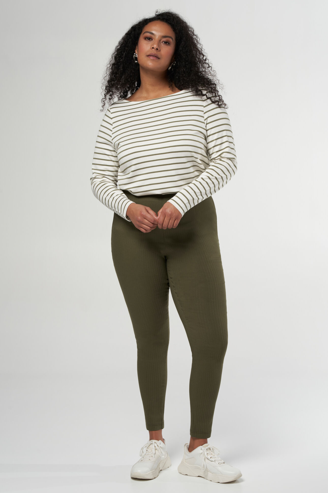 Tregging met structuur in de stof  image number 0