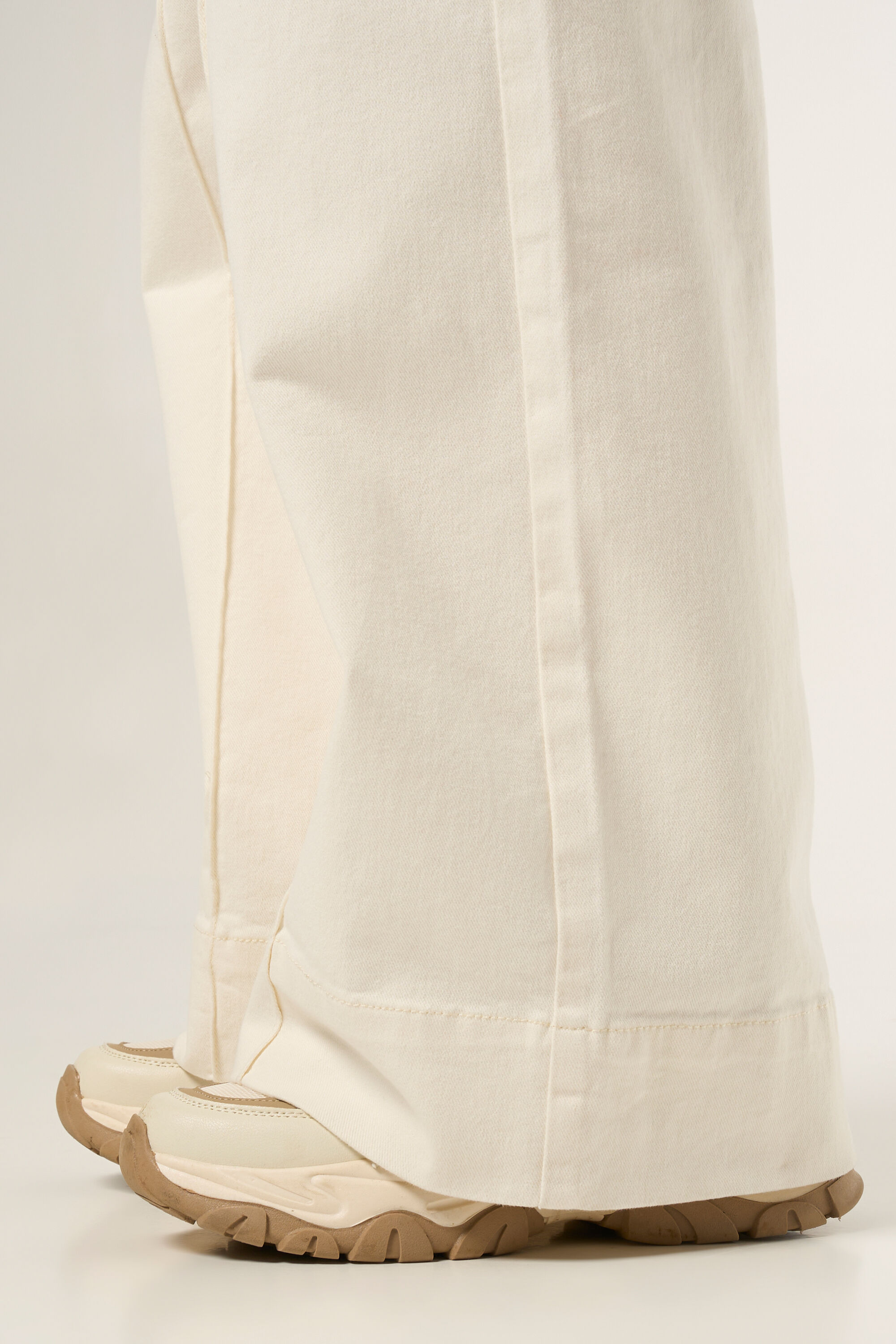 Wide leg jeans image number 4