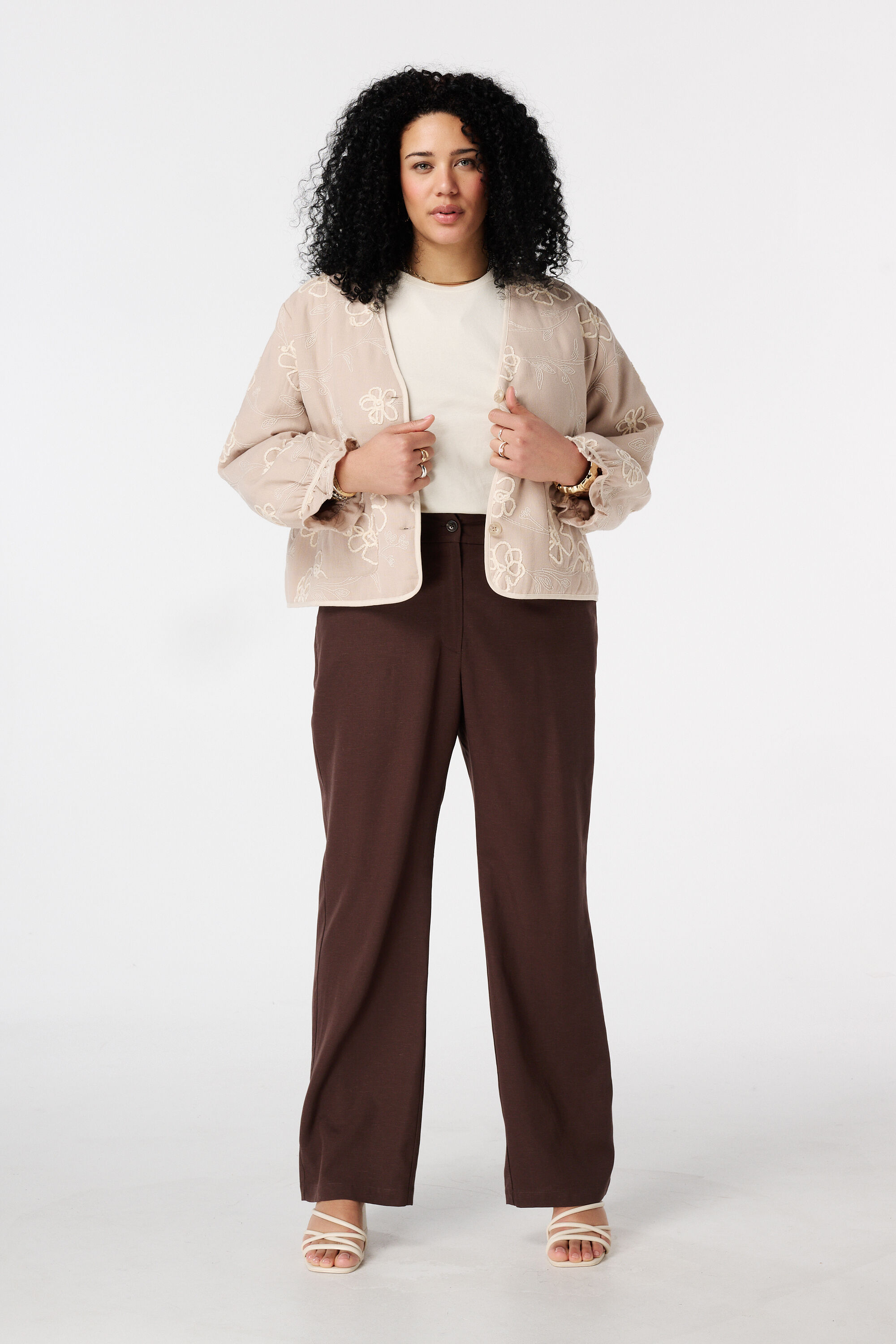 Jasje met geborduurde bloemen image number 5