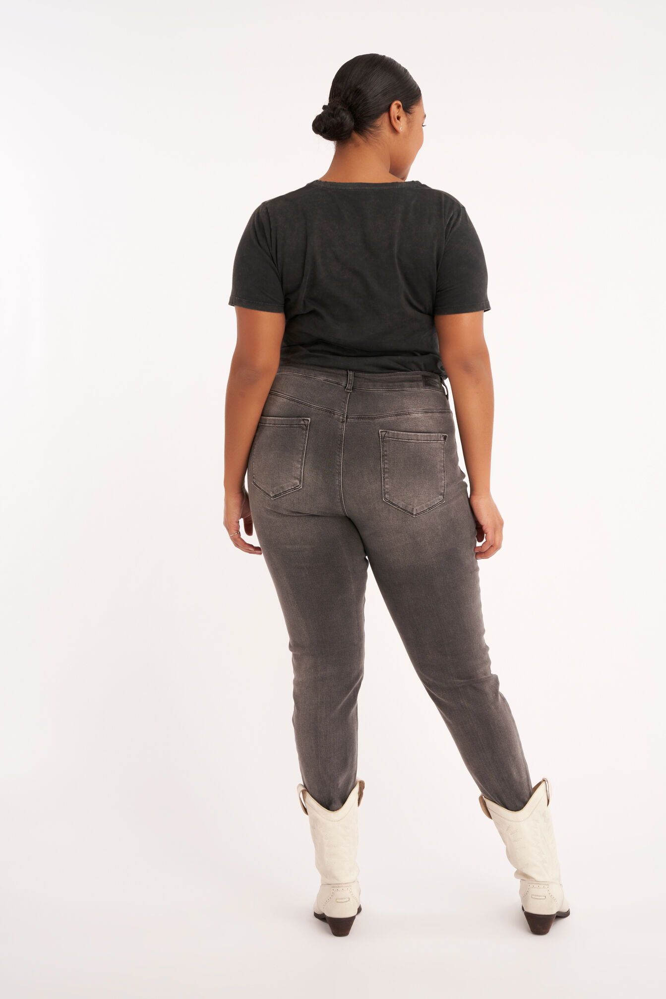 Jeans met distressed detail image number 3