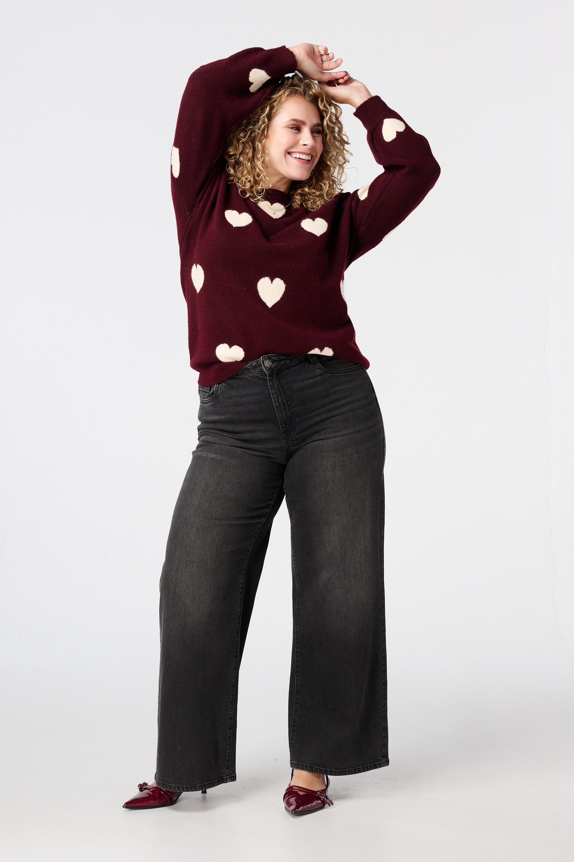 Gebreide trui met hartjespatroon image number 5