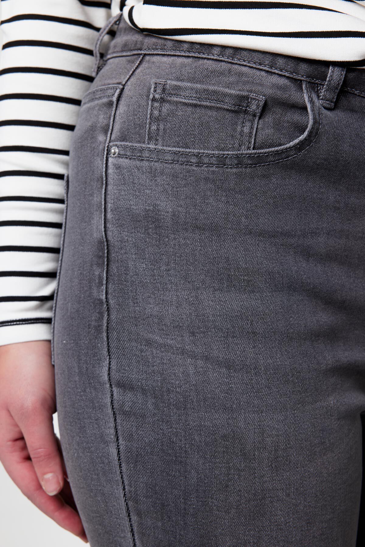 Jeans met wijde pijpen image number 4