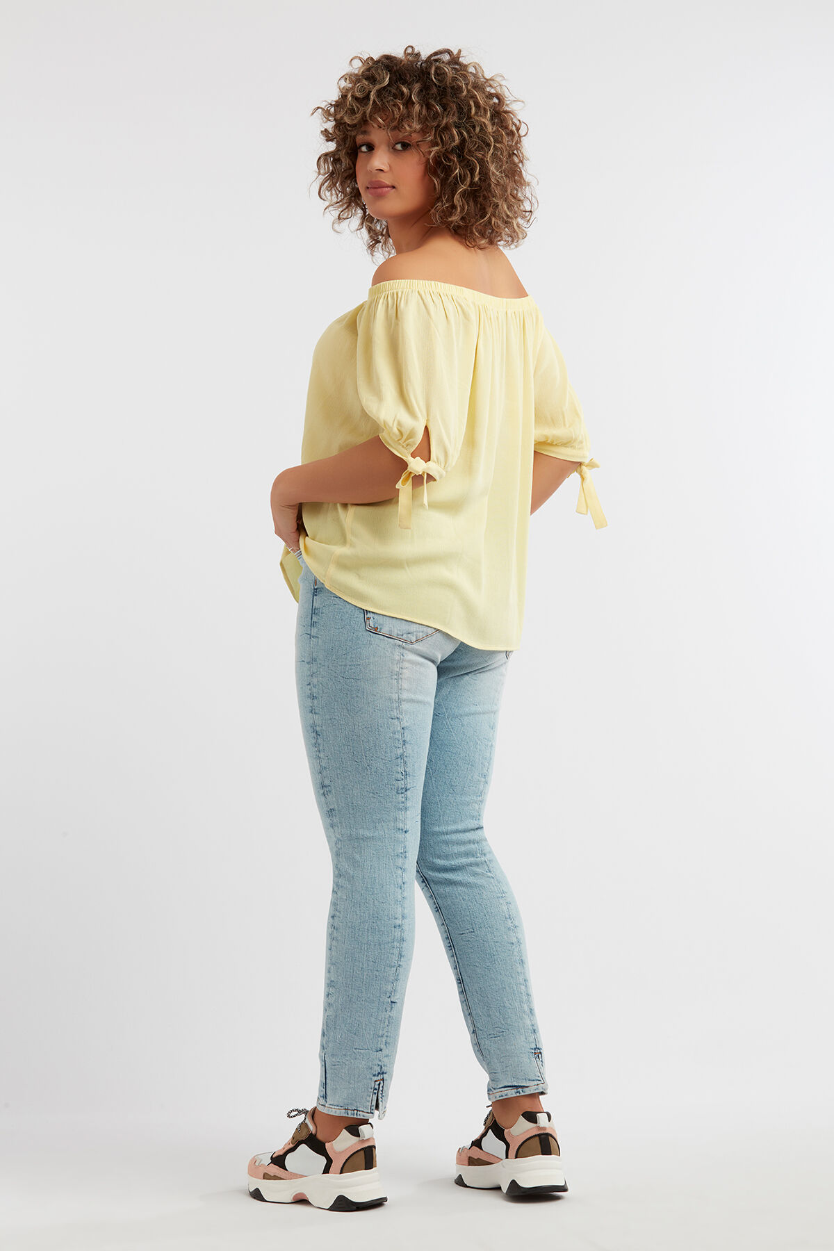 Off-shoulder blouse  image number 4