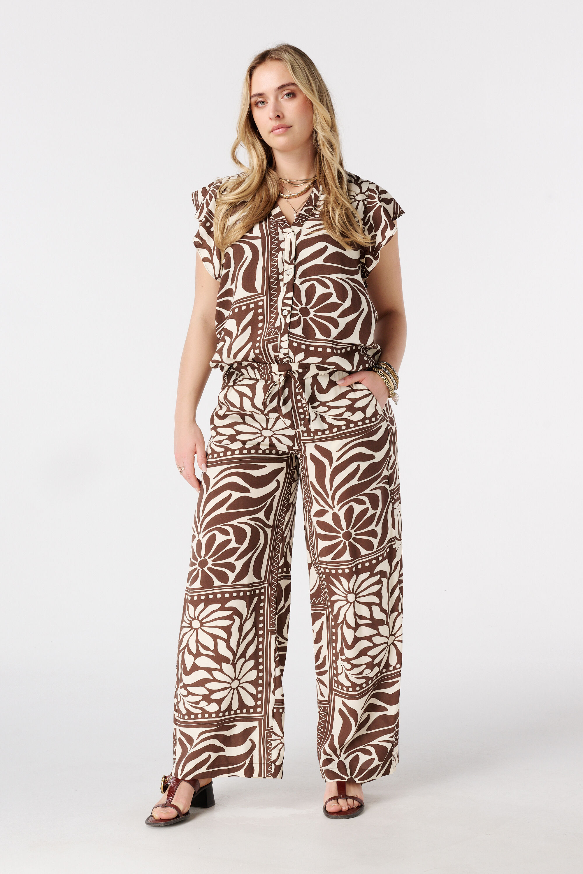 Blouse met ruffles image number 5