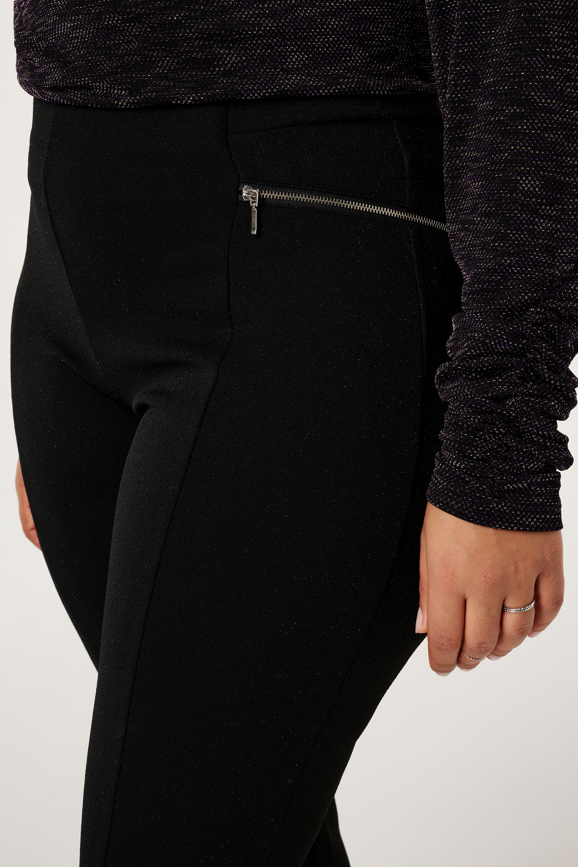 Legging met zilveren details image number 5