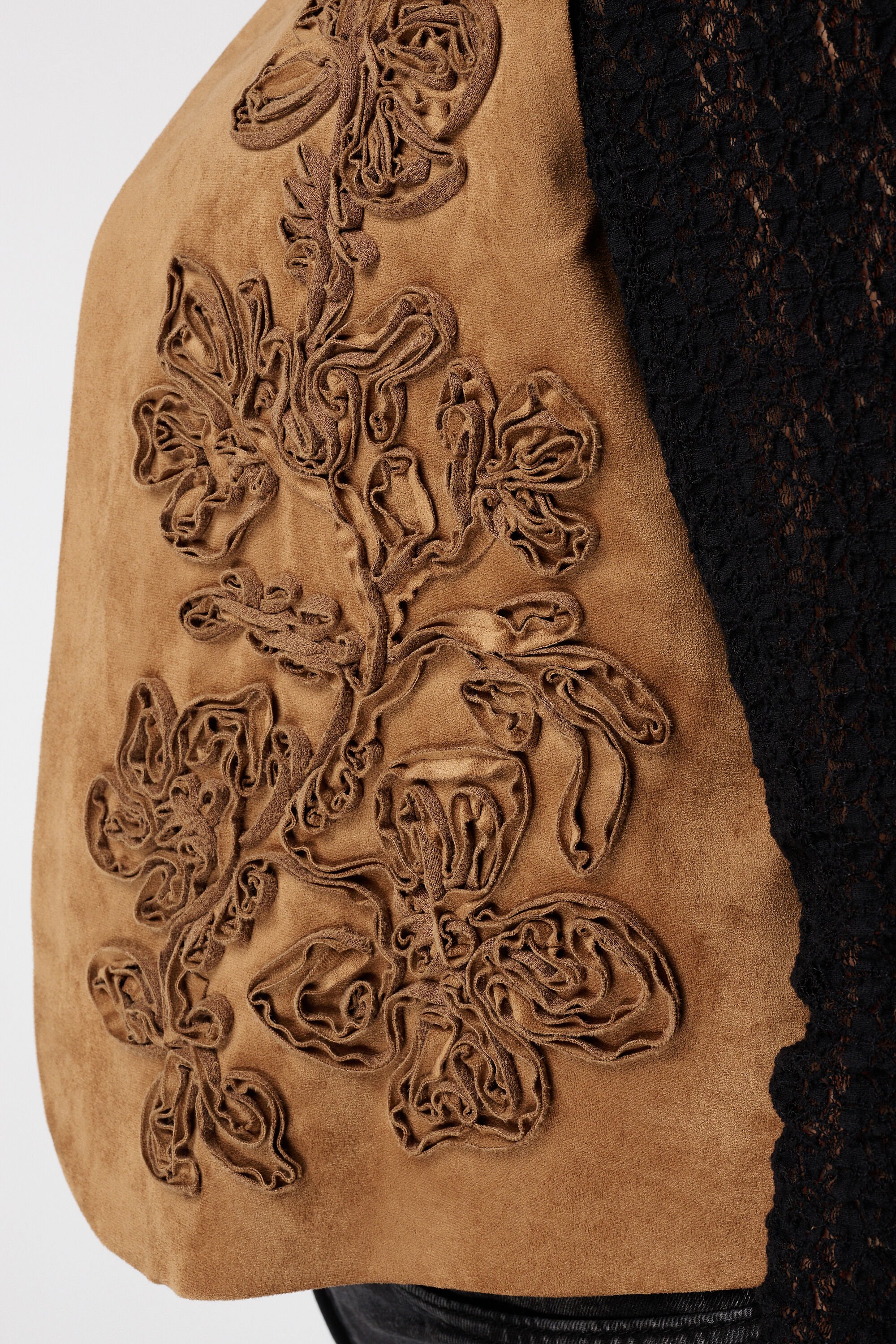 Su&egrave;dine gilet met borduursel image number 6