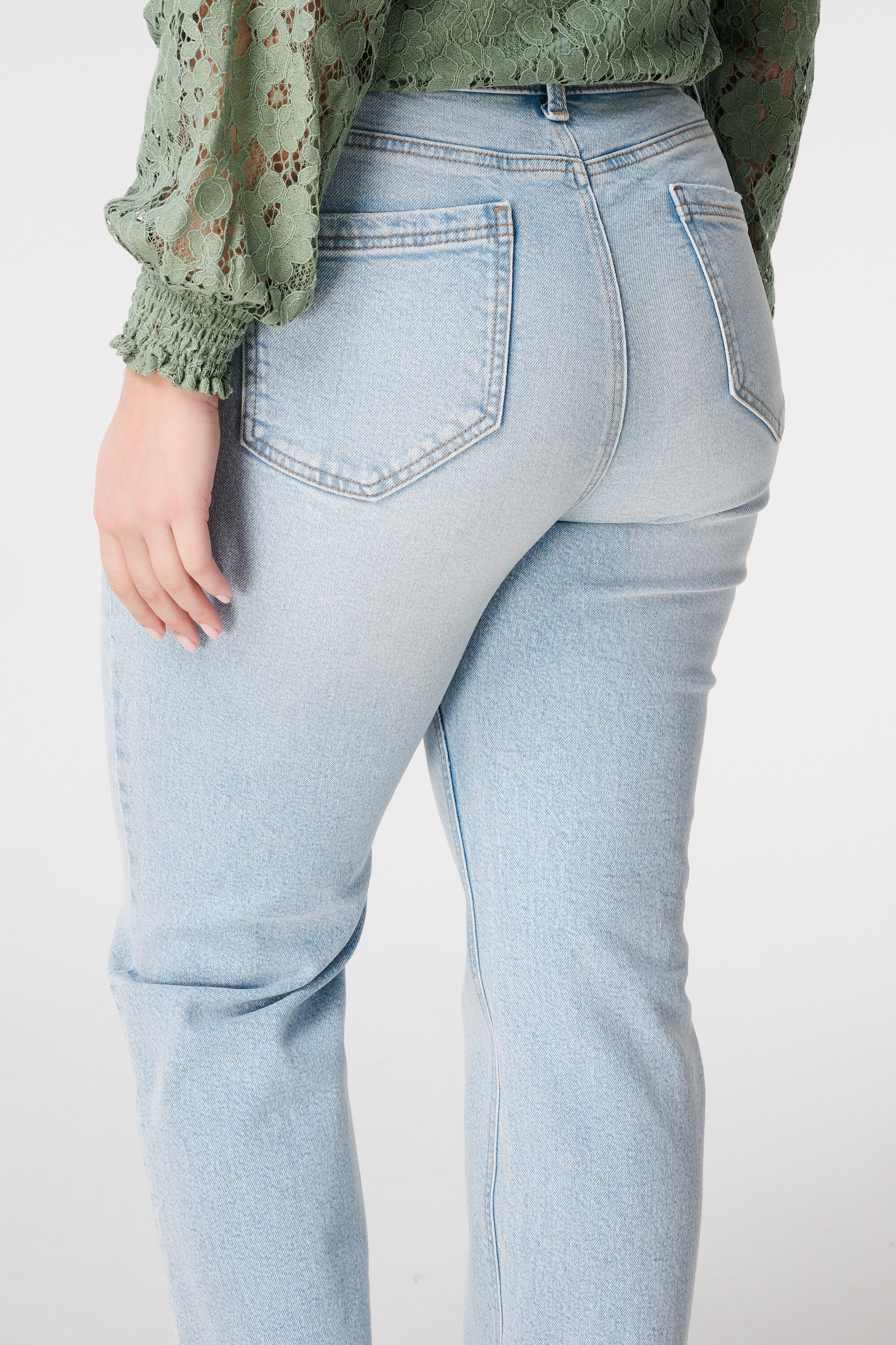 Loose straight leg jeans image number 4