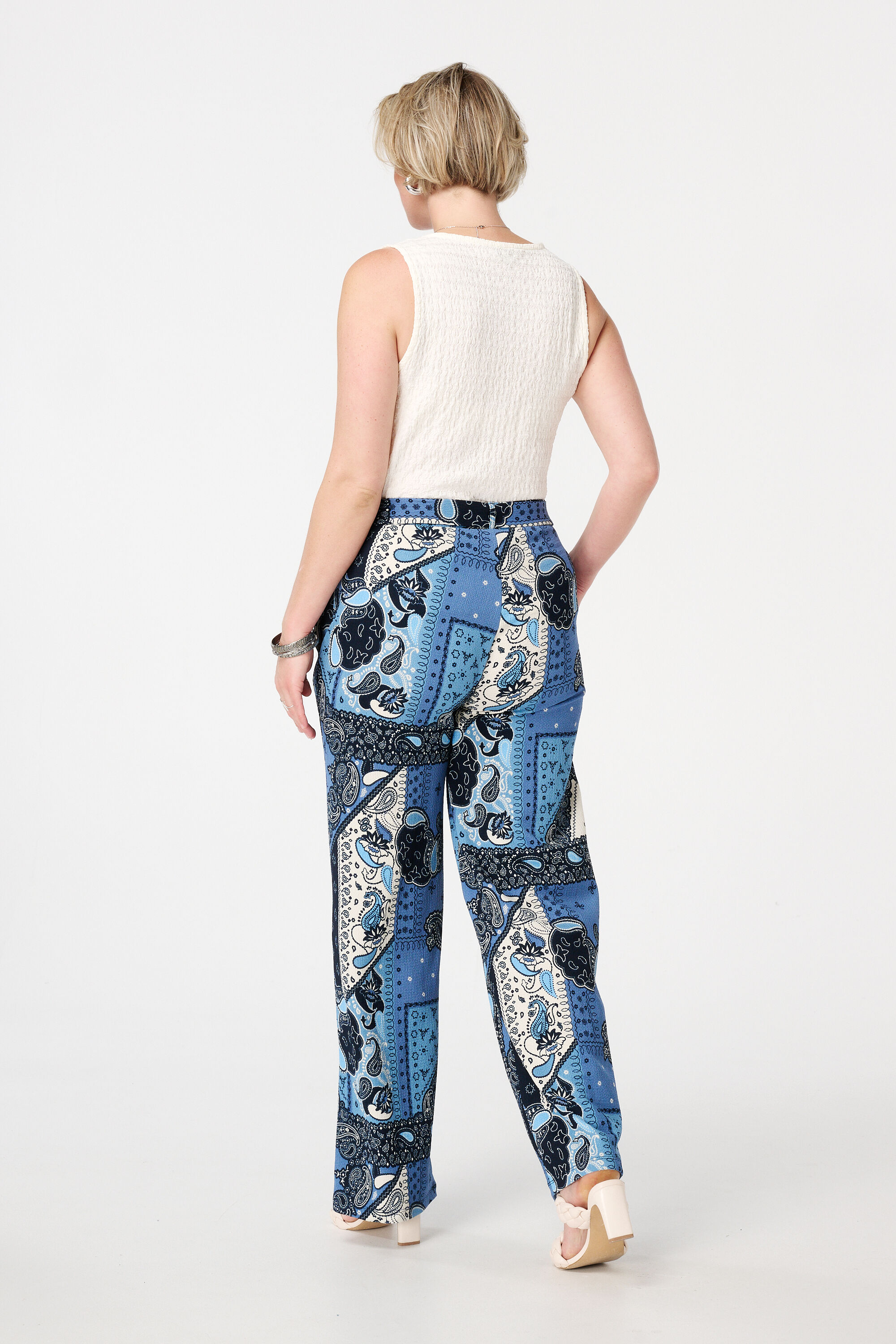 Broek met print en ceintuur image number 3