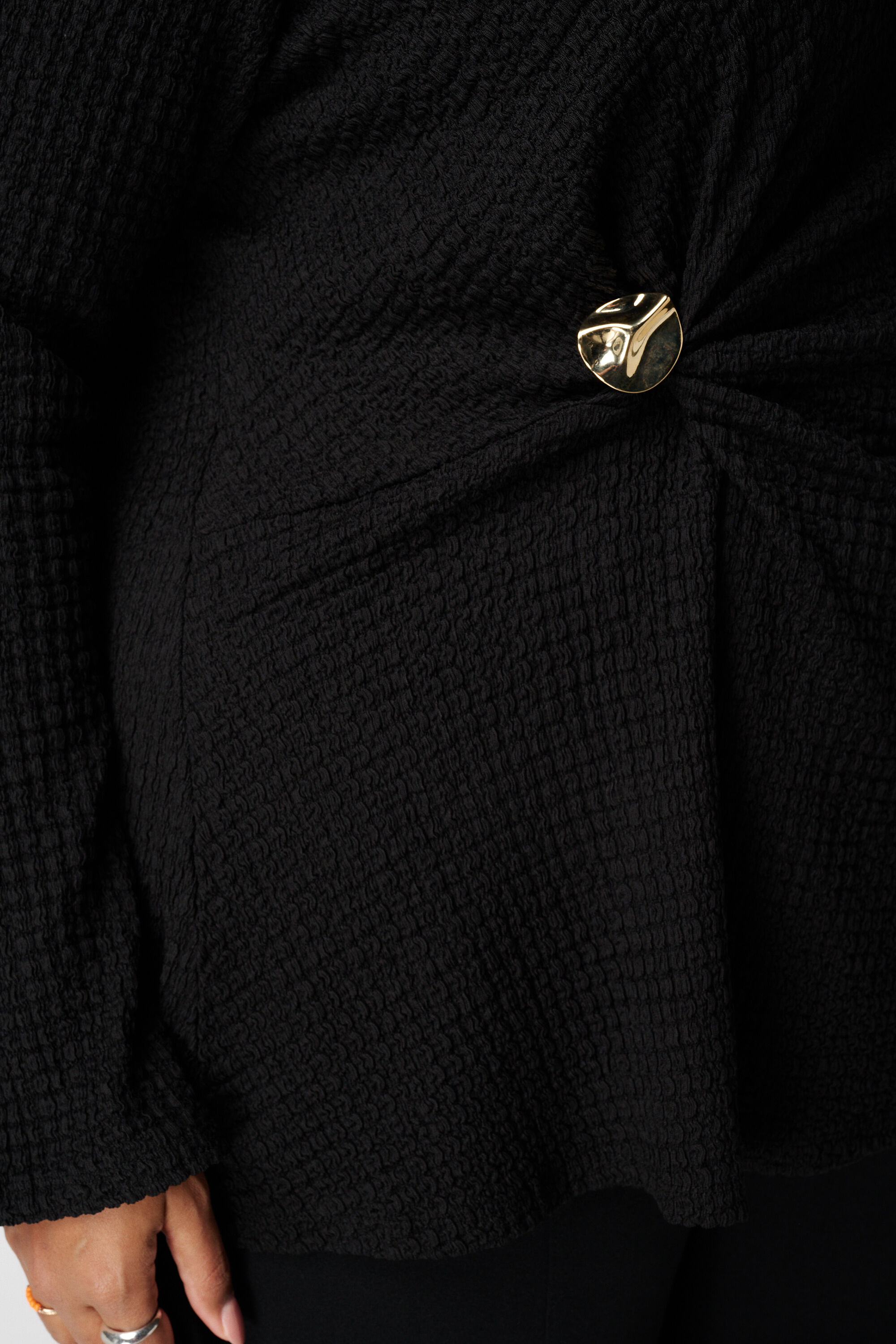 Top met knoopdetail image number 6