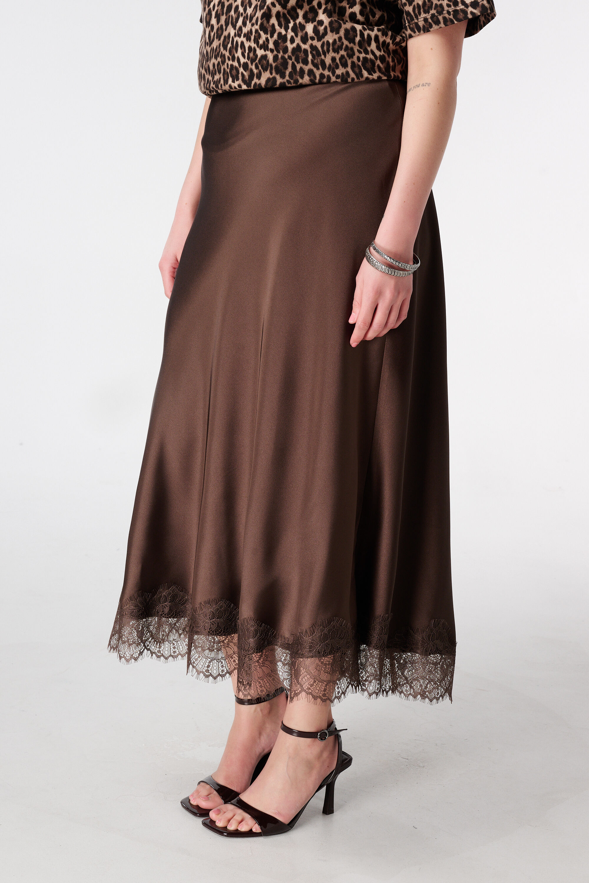 Satijnen rok met kant detail image number 5
