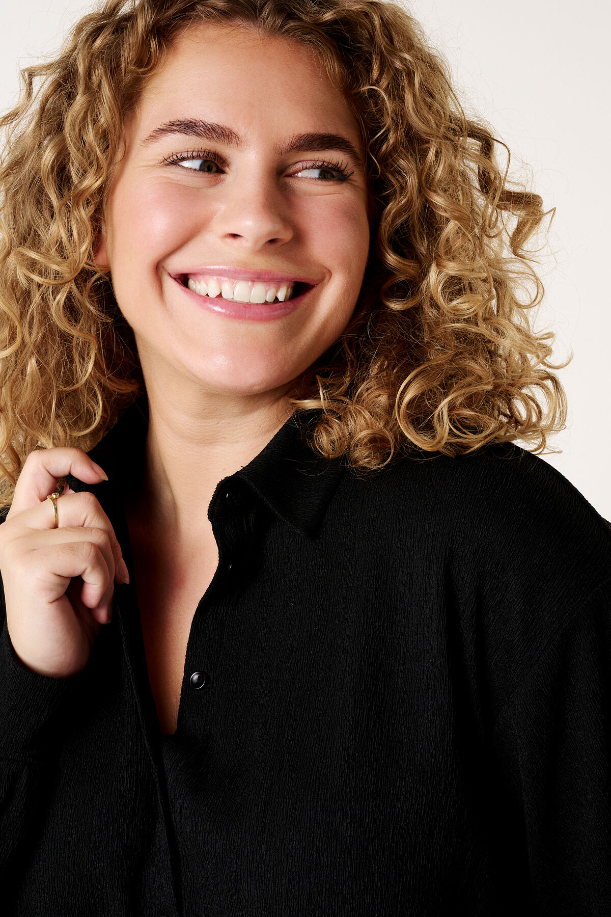 Top met knoopjes image number 4