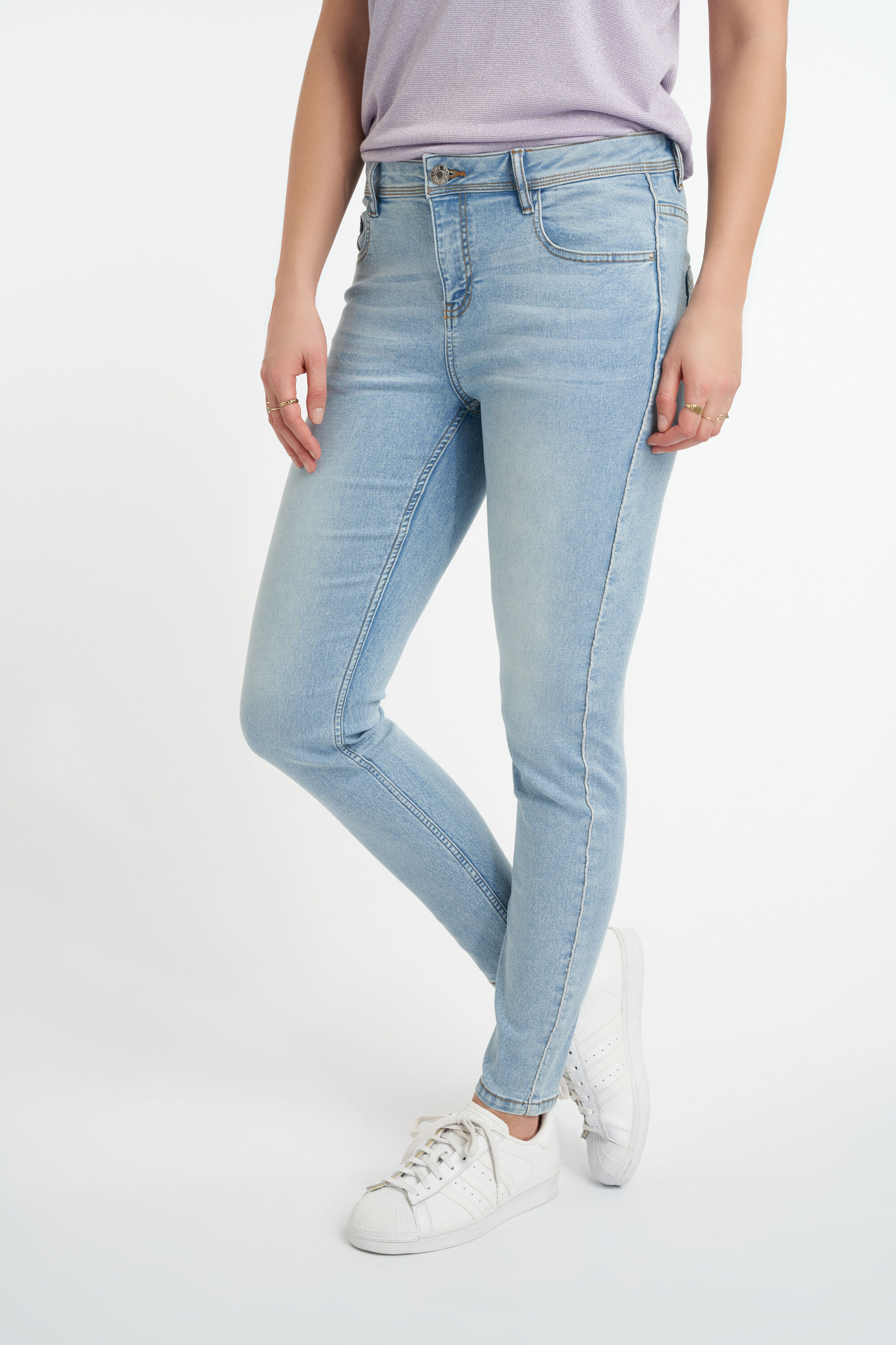 Jeans met glitterstreep image number 4
