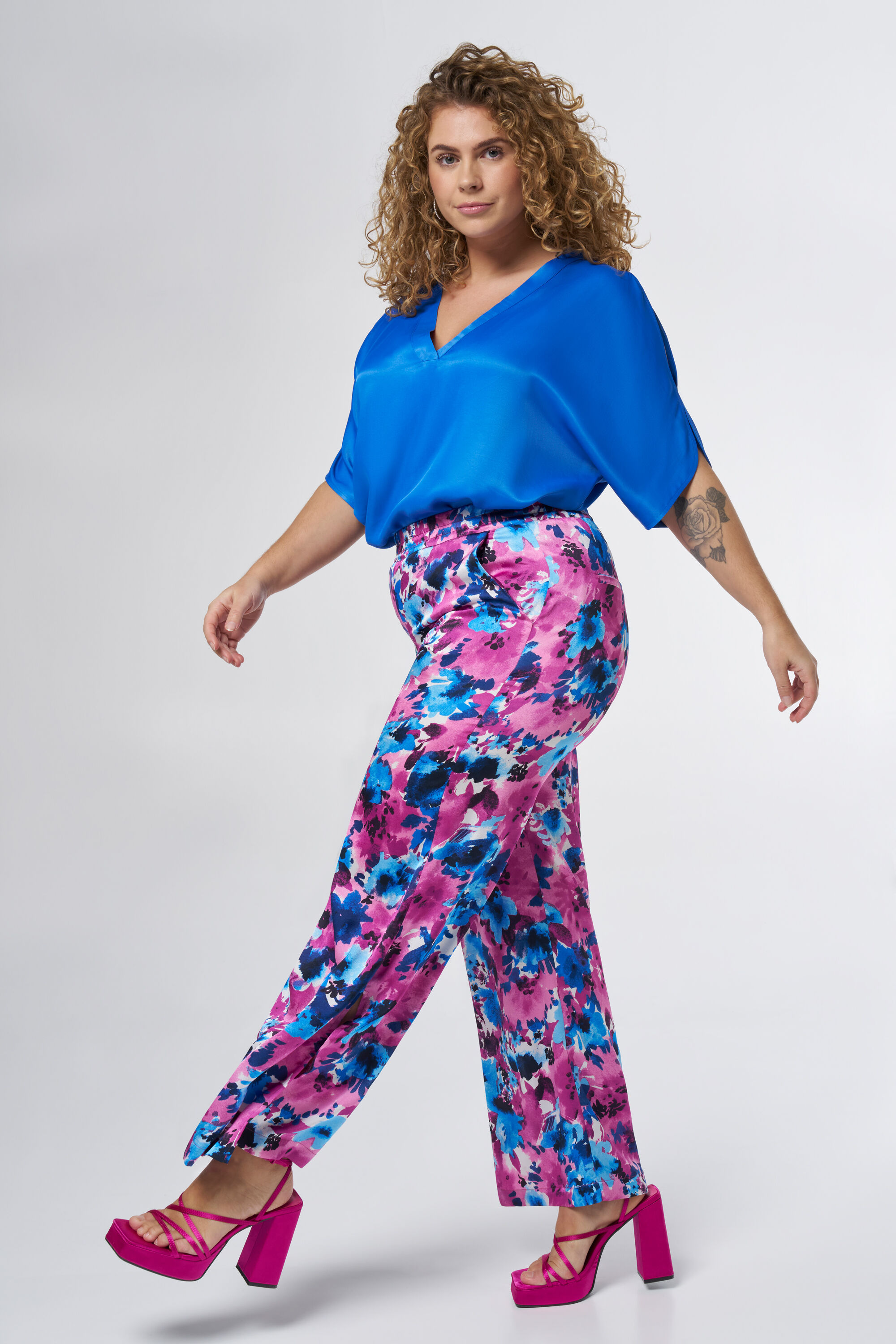 Broek met bloemenprint image number 6