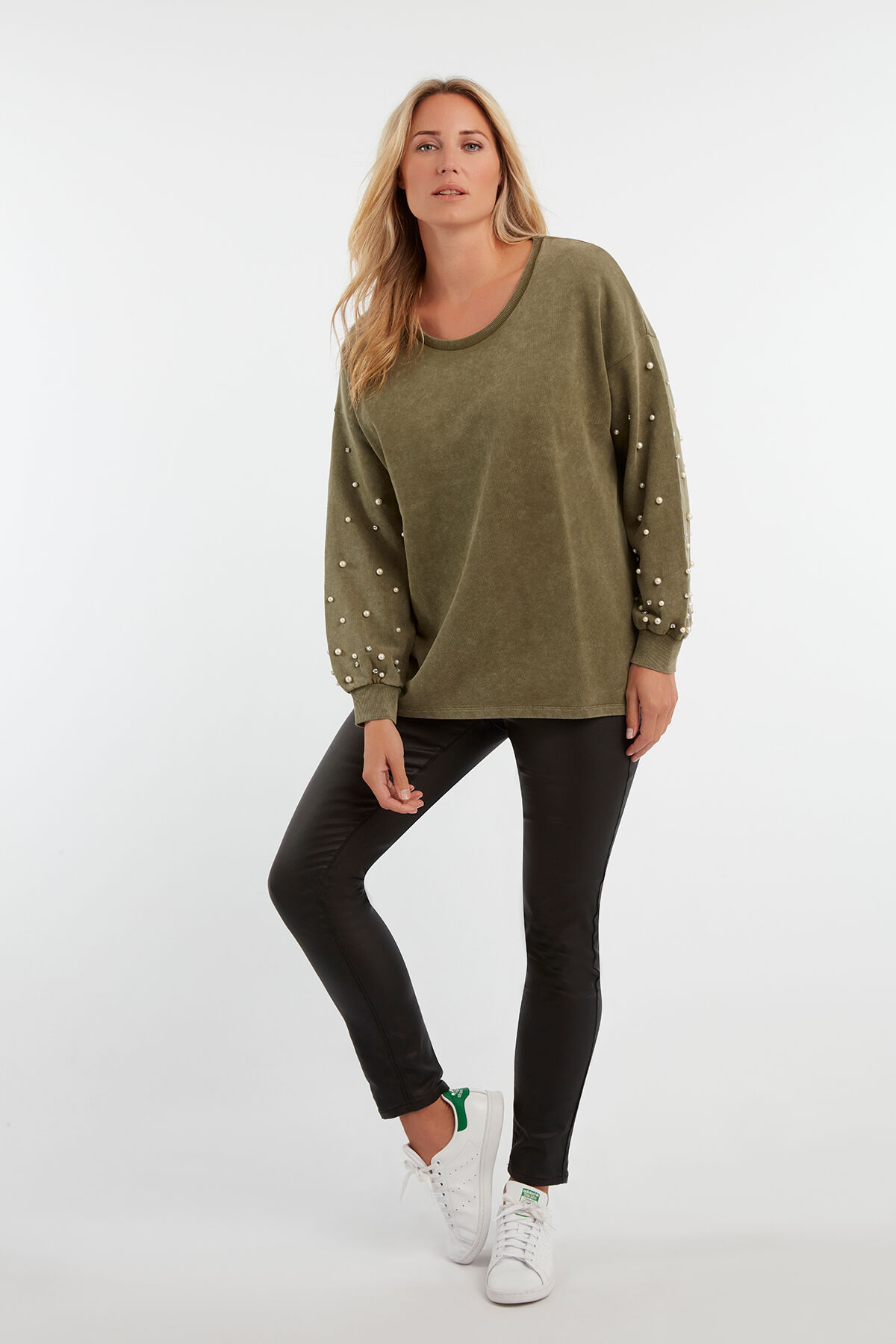 Washed sweater image number 3