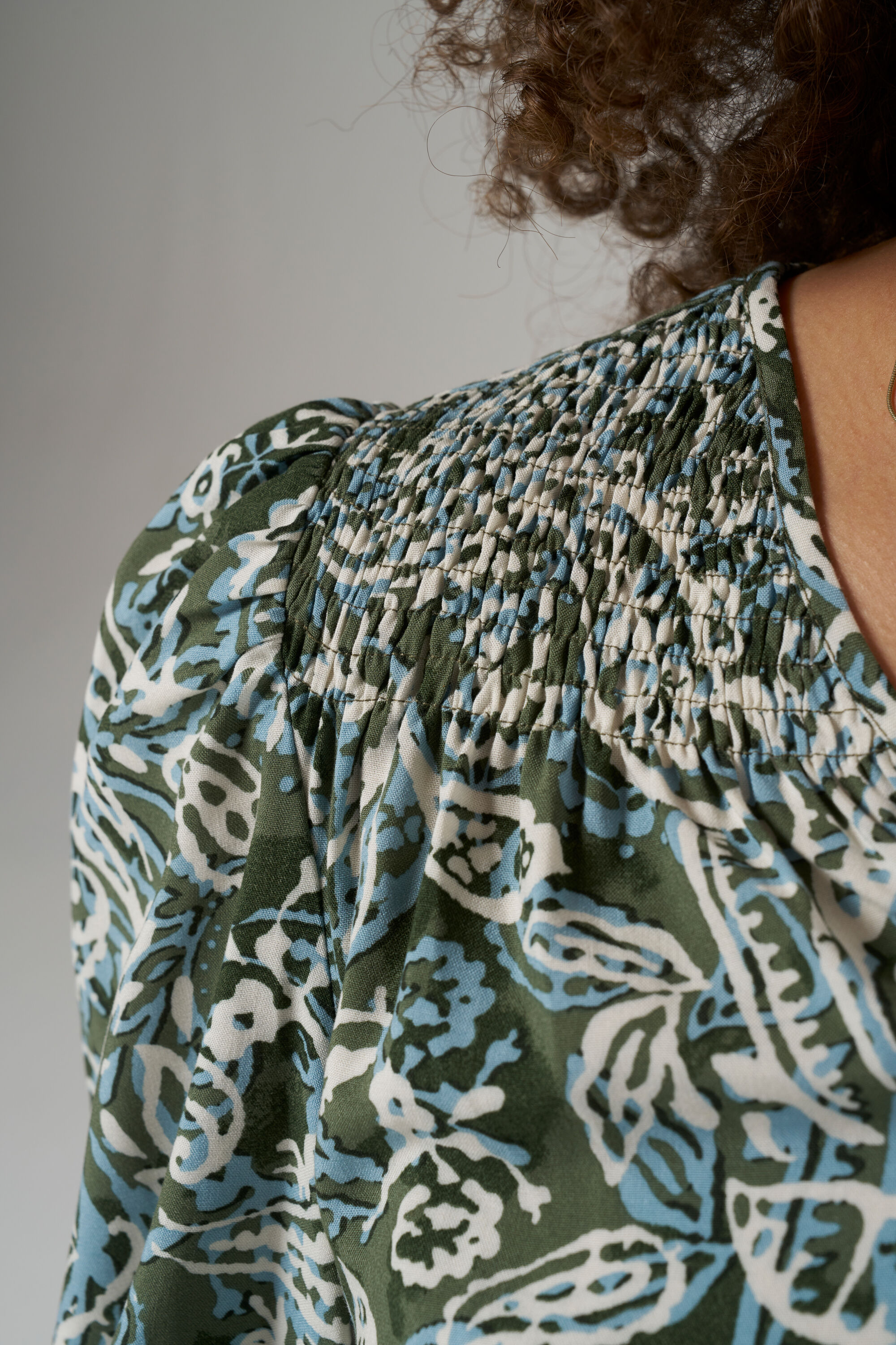 Blouse met smock details image number 4