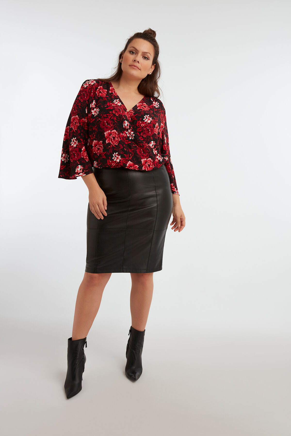 Body met bloemenprint image number 5