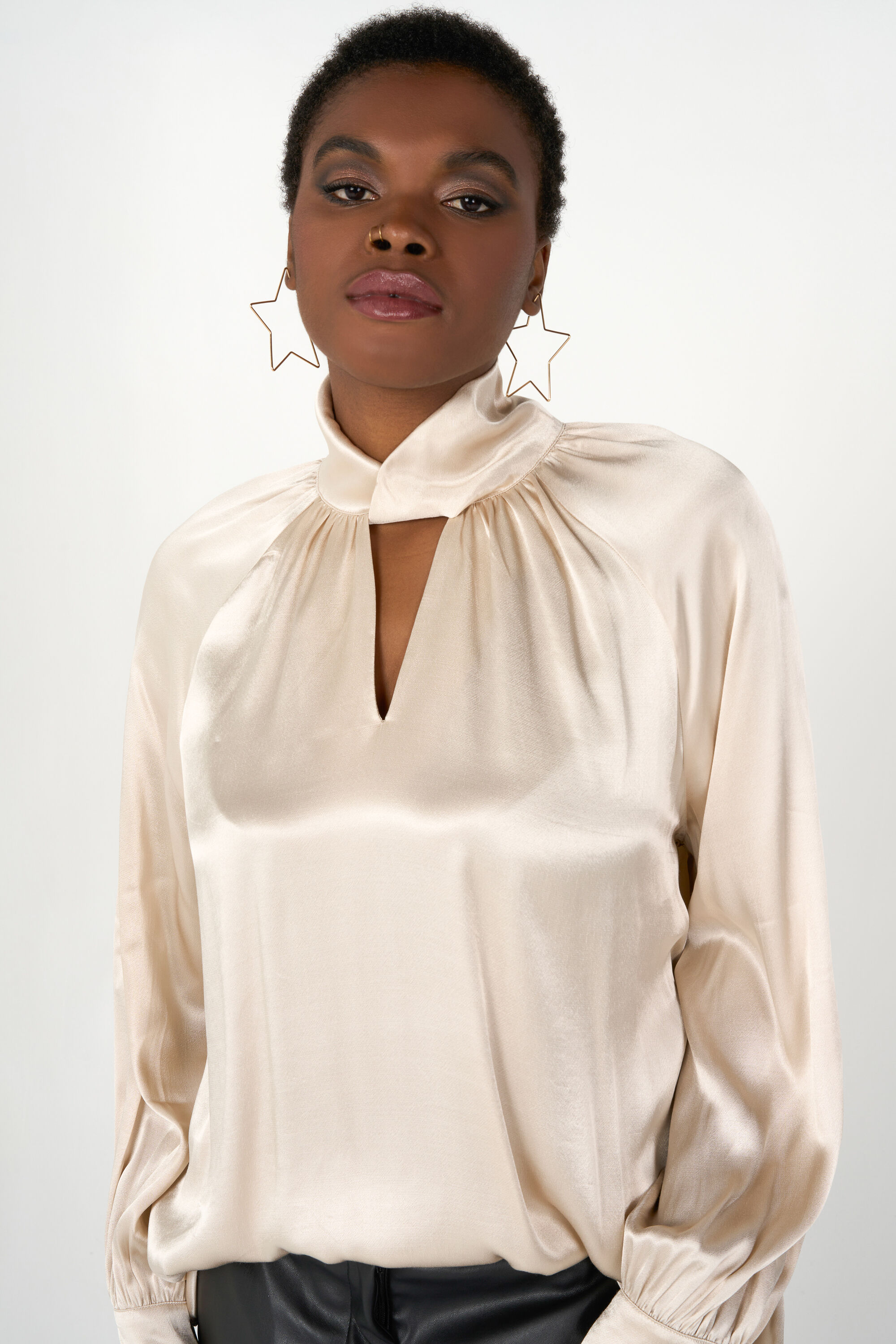 Satijnen blouse met details image number 5