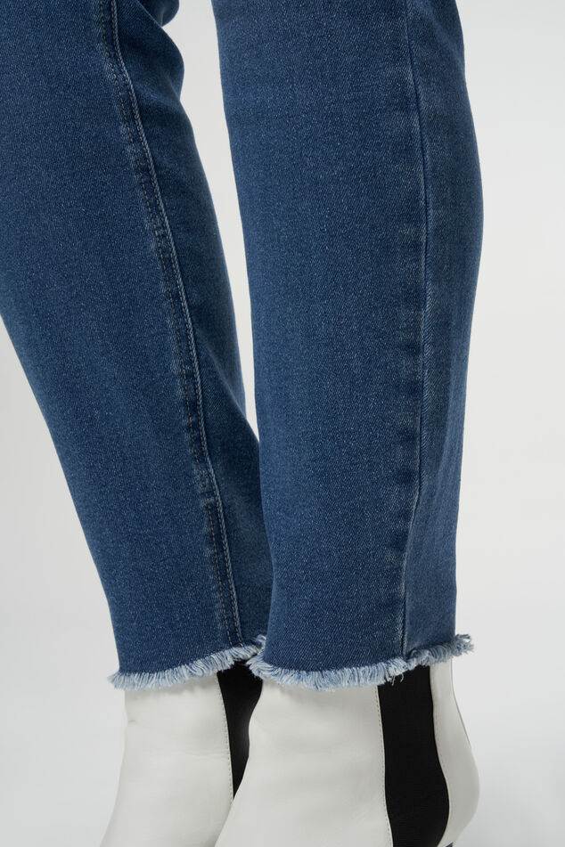 Cropped straight leg jeans  image 4