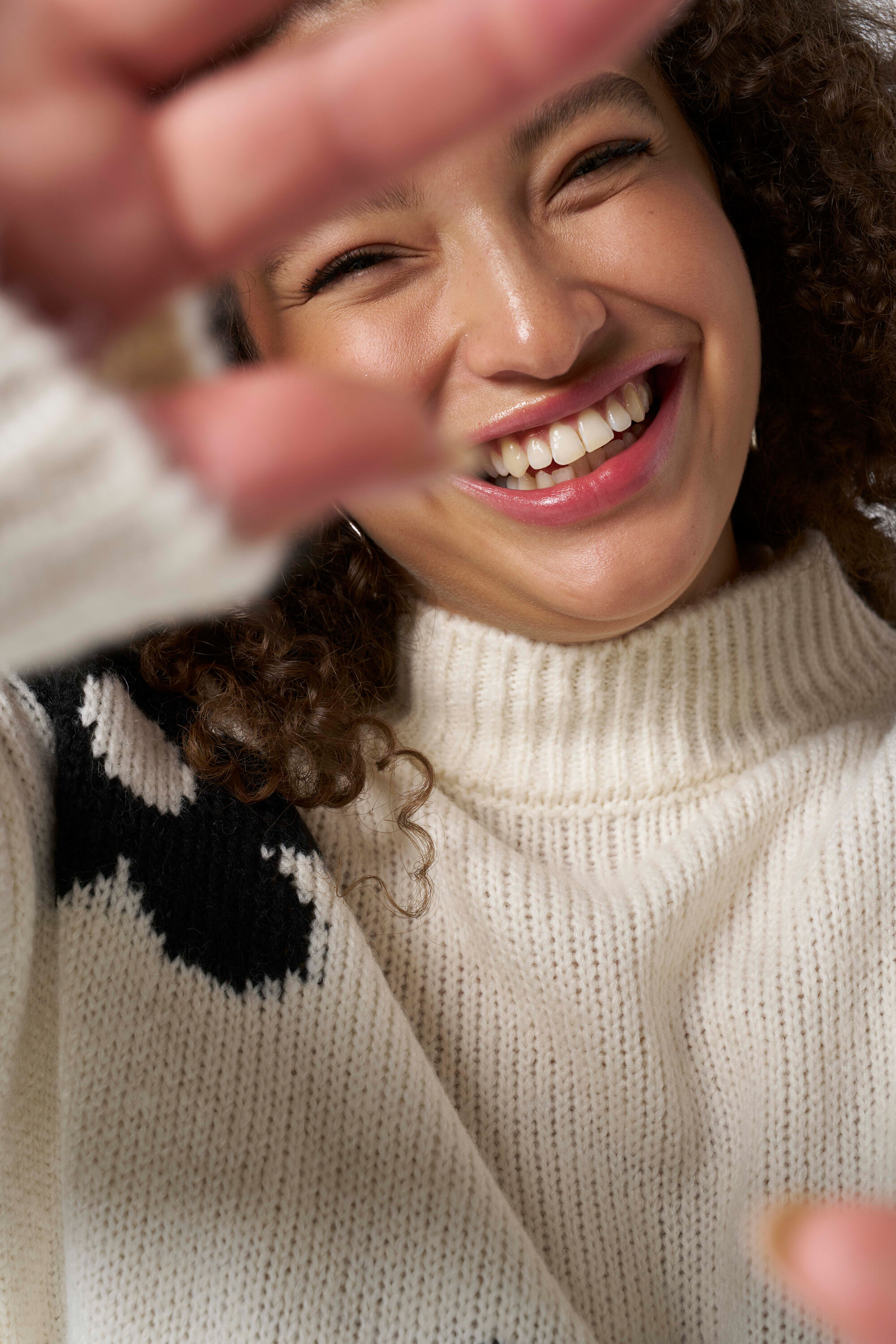 Gebreide trui met bloemen image number 3