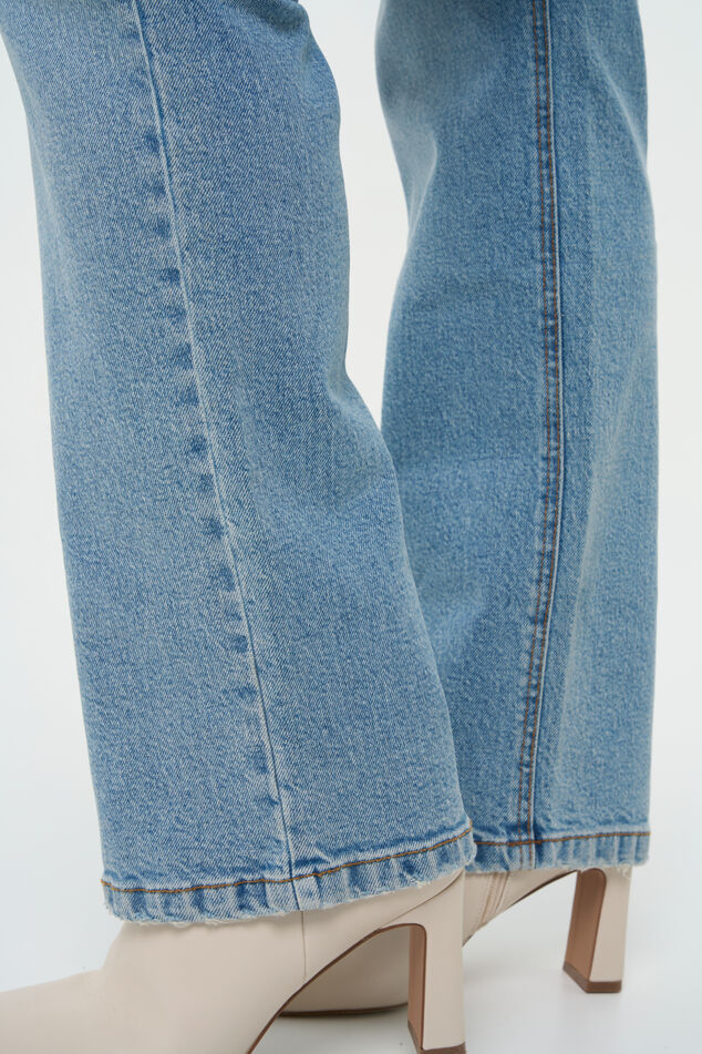 Loose straight jeans image number 4