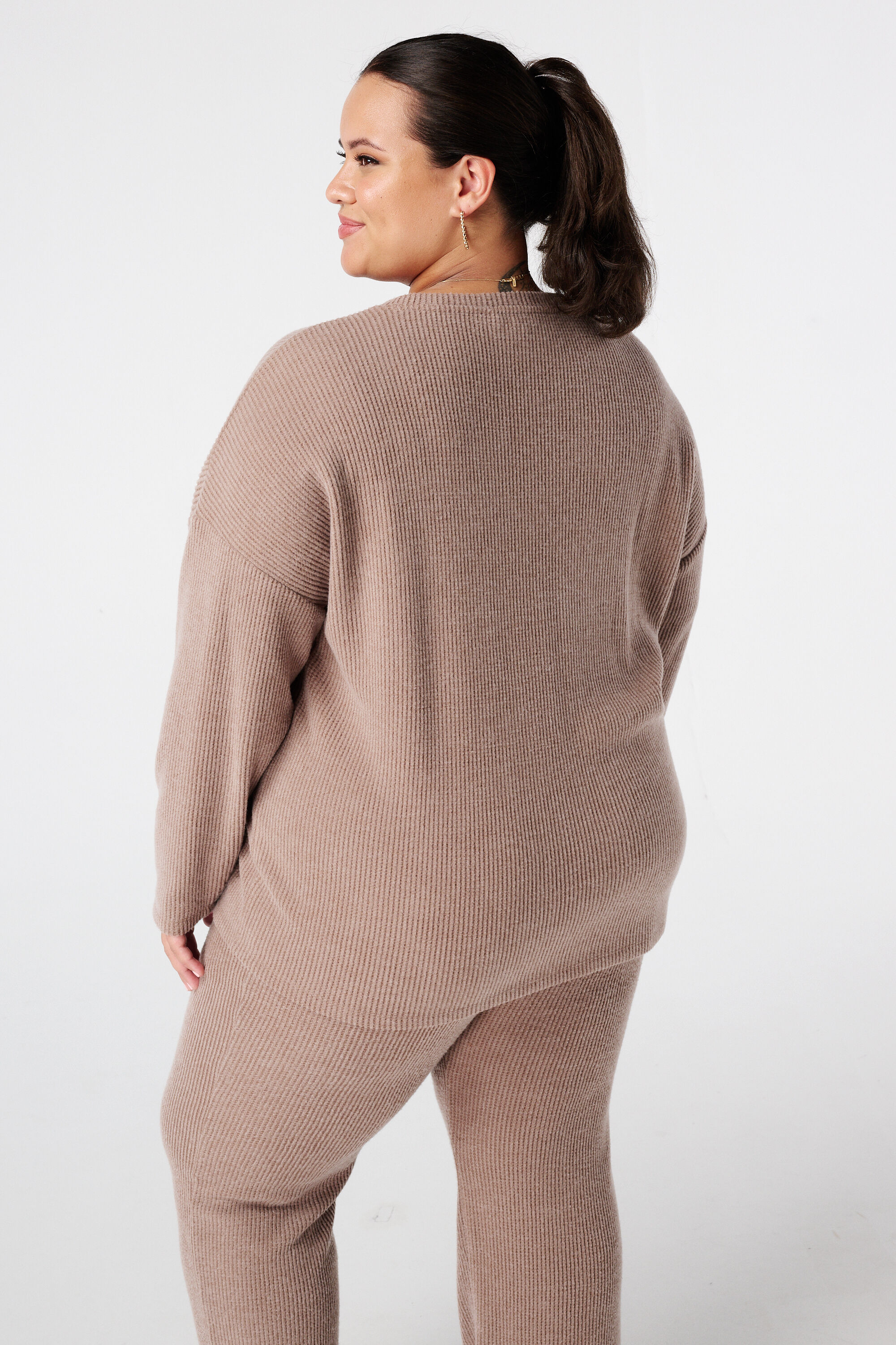 Fijn gebreide trui image number 3