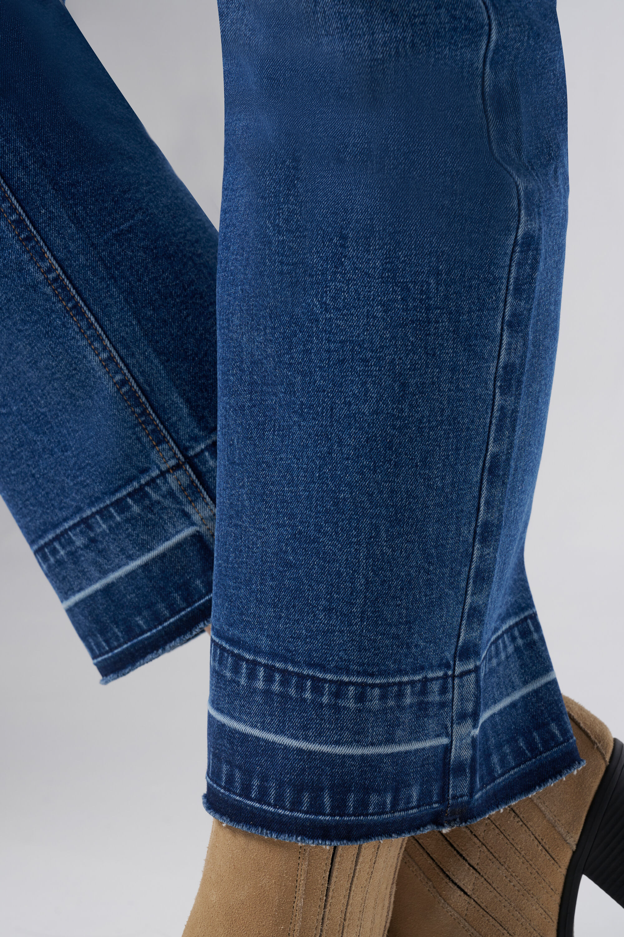 Straight cropped jeans image number 4