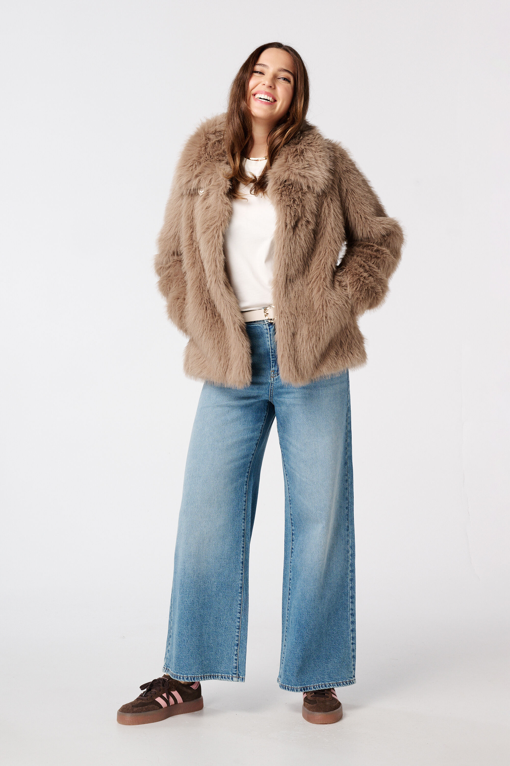 Jas van faux fur image number 5