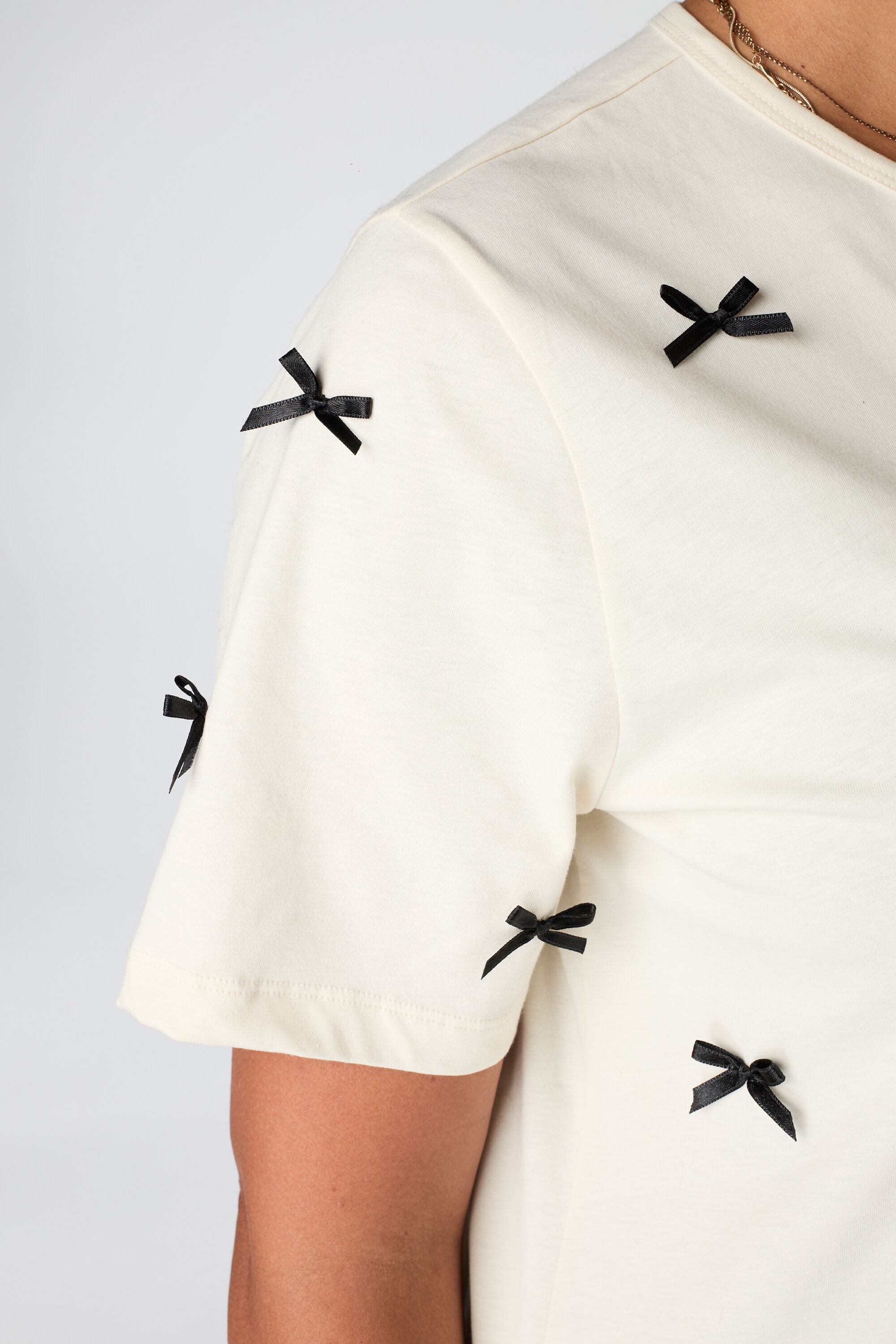 T-shirt met satijnen strikjes image number 6