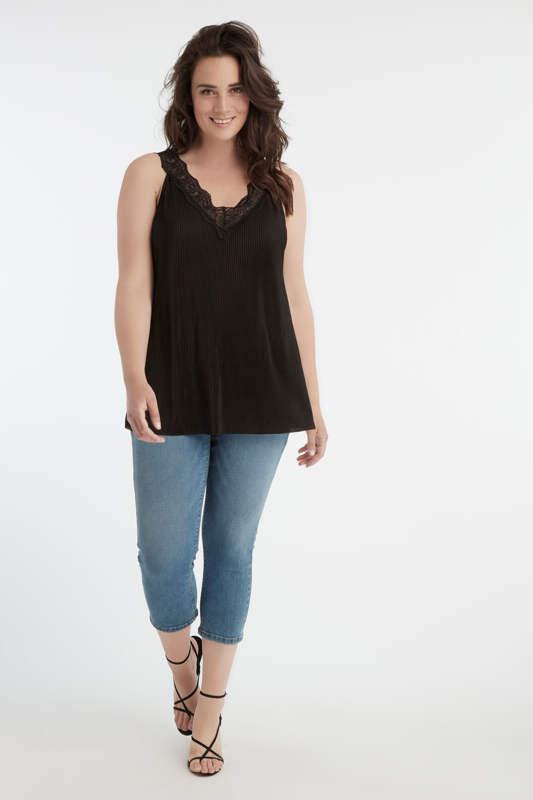 Effen pliss&eacute; top met kant image number 4