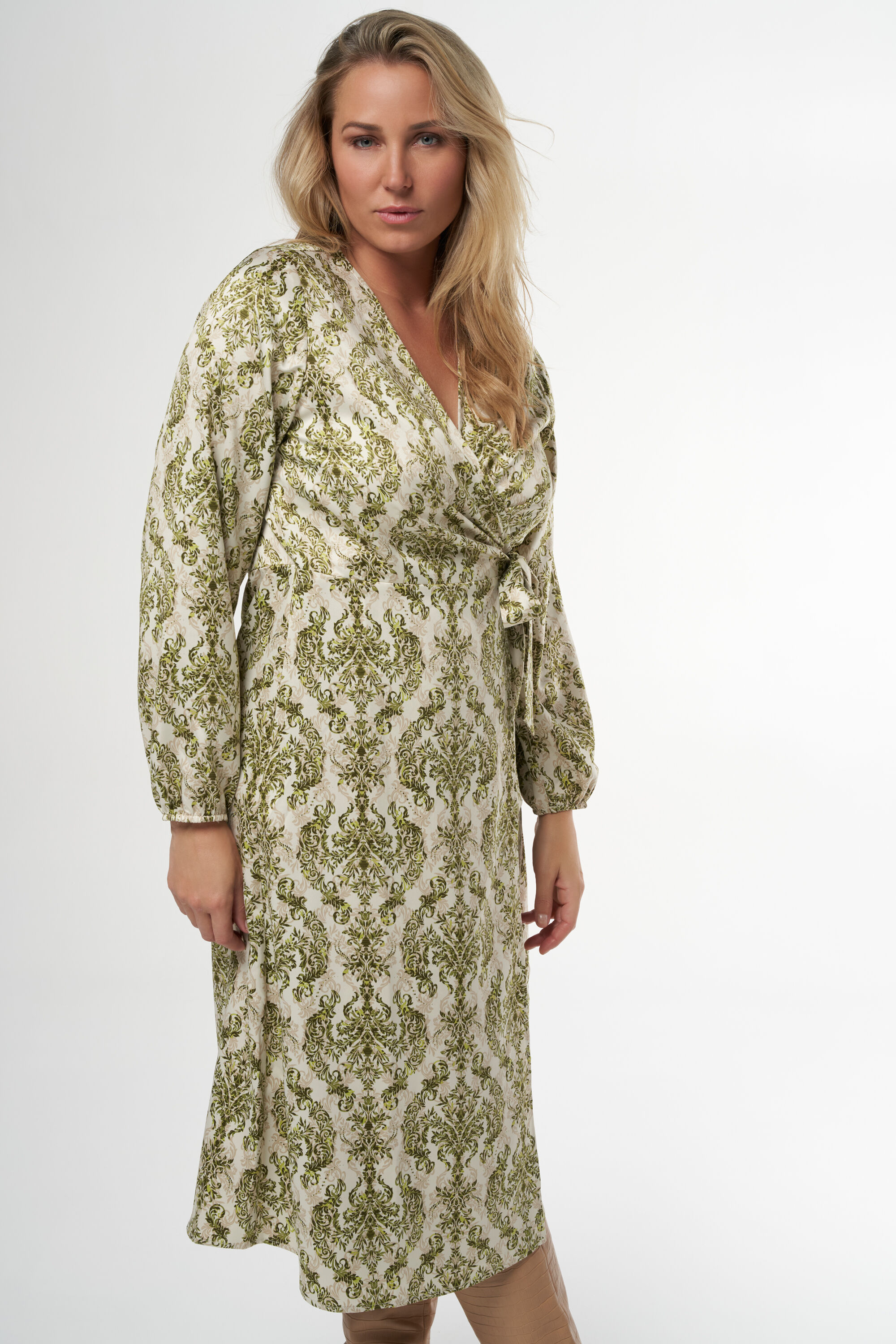 Midi jurk met satijnen look en print image number 6