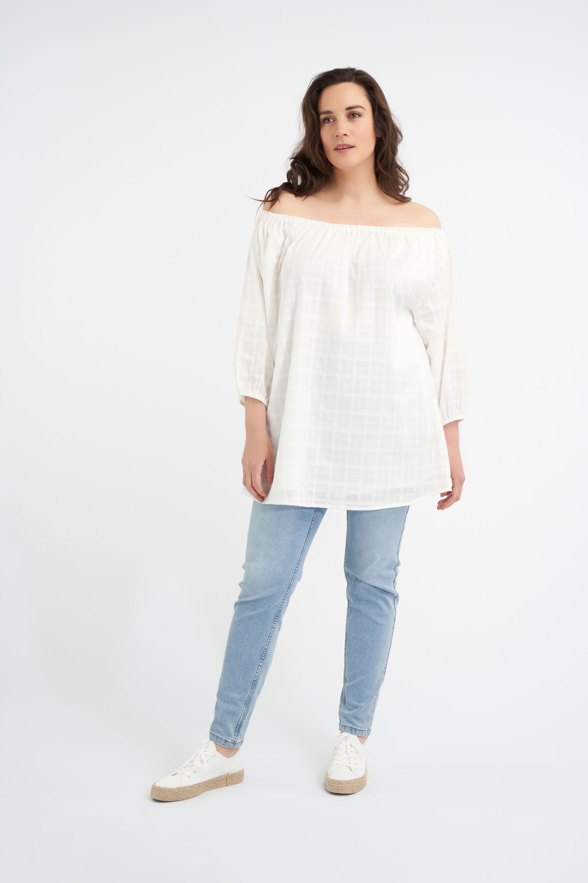 Off-shoulder blouse image number 5
