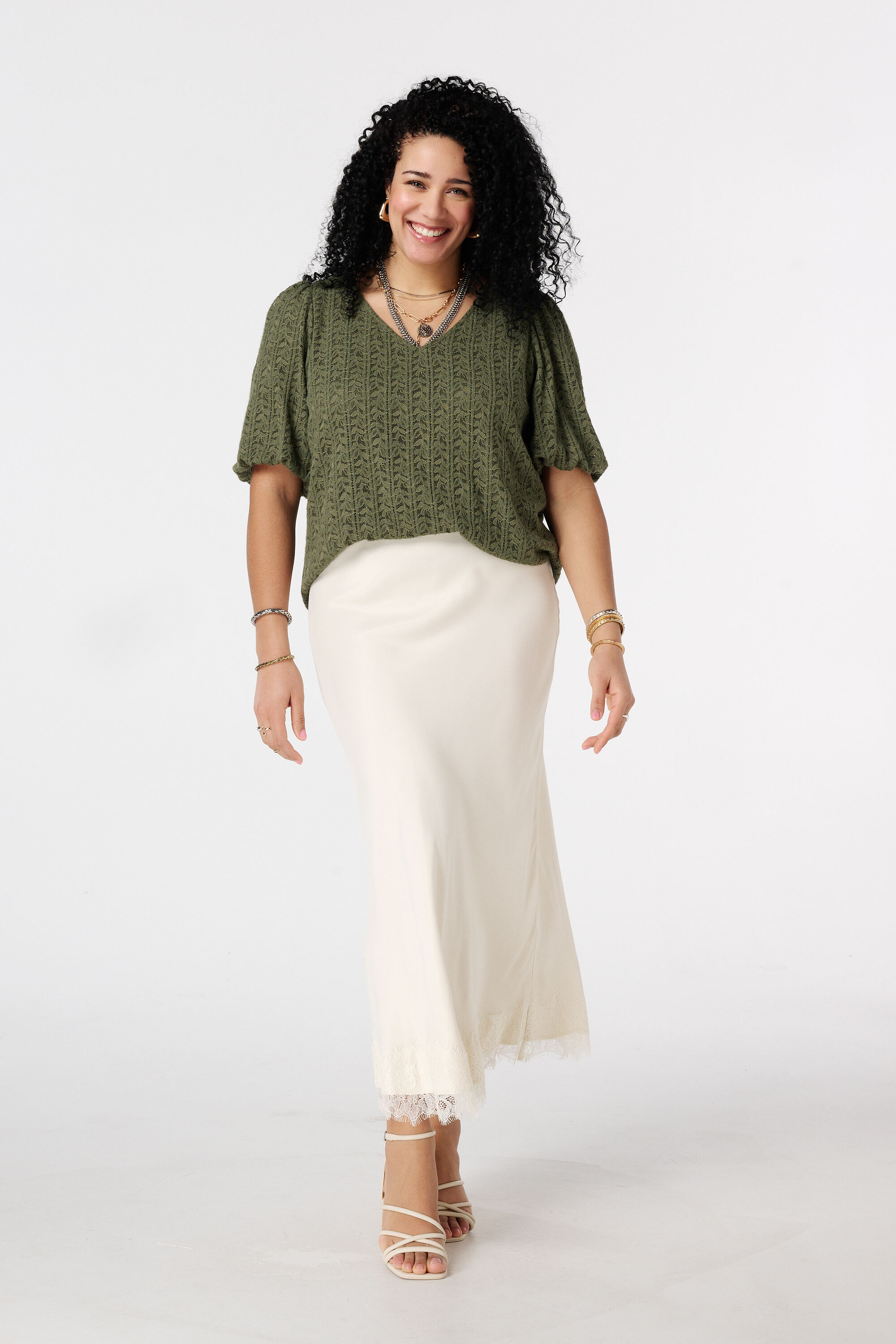 Kanten top met pofmouwen image number 5