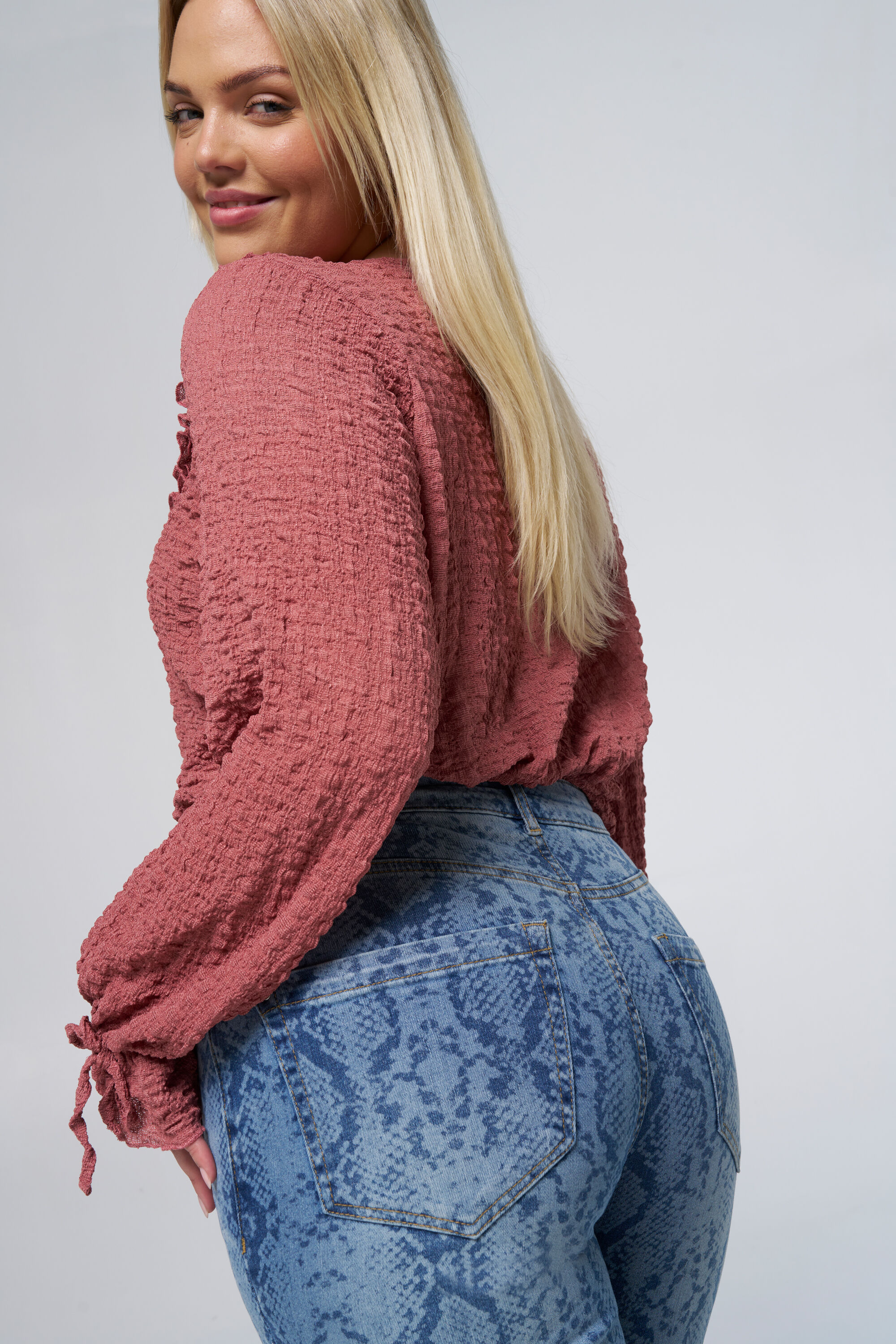 Jeans met slangenprint image number 4