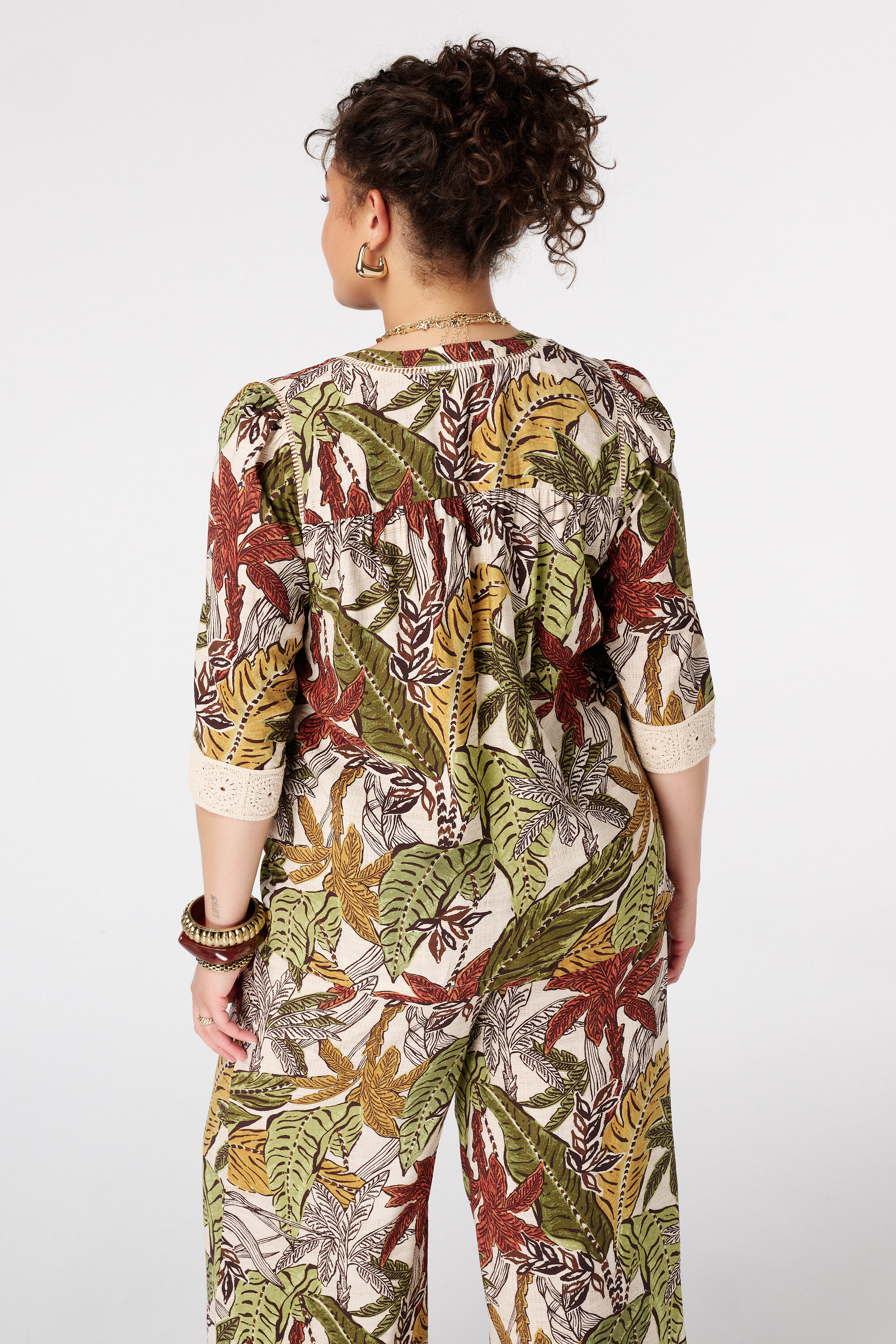 Blouse met kanten details image number 3