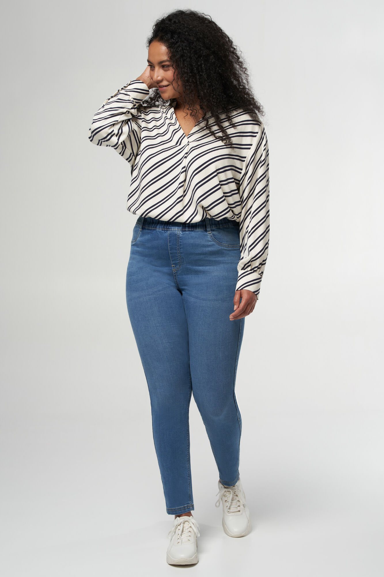 Skinny leg tregging image number 6