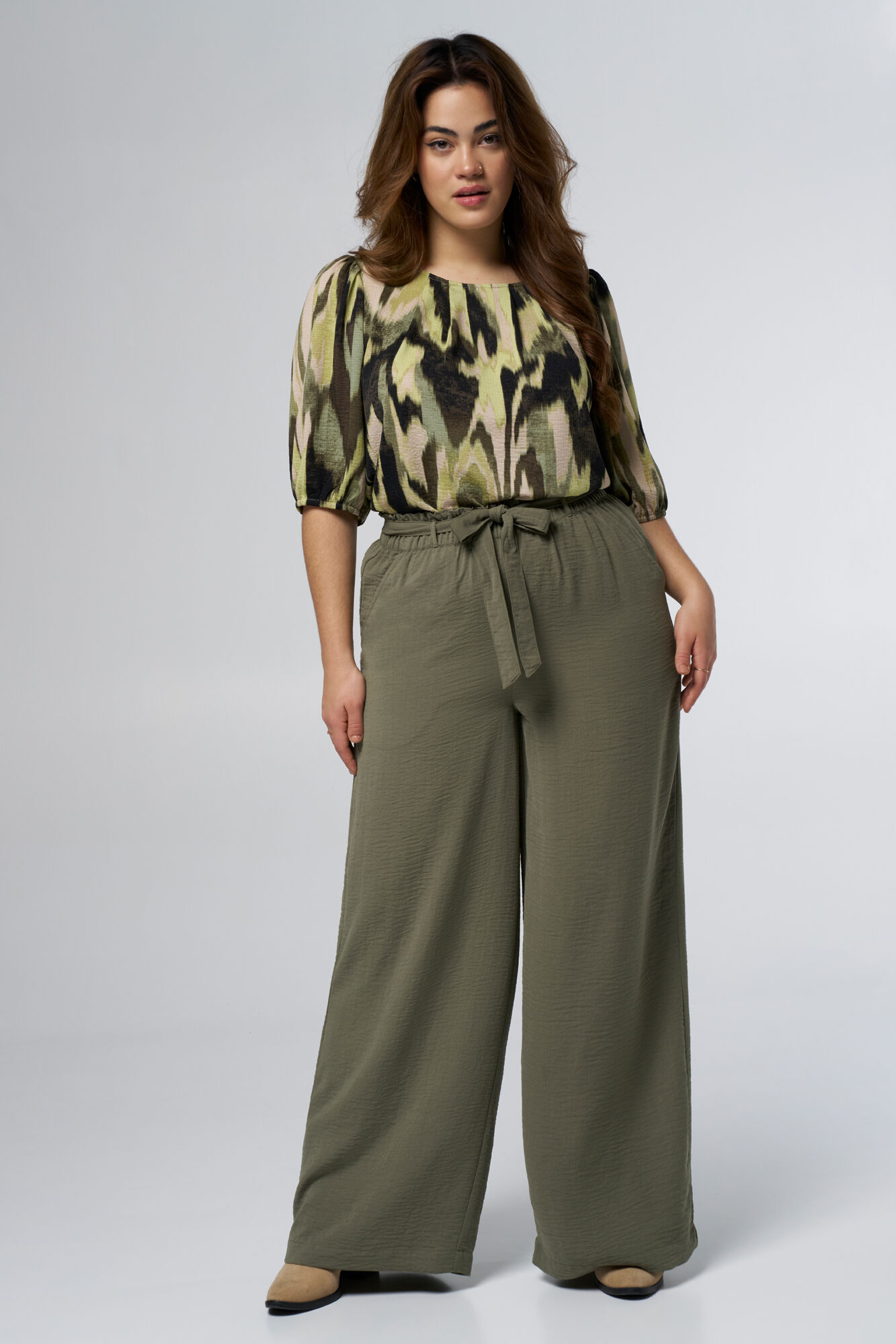 Broek met wijde pijpen en ceintuur image number 6