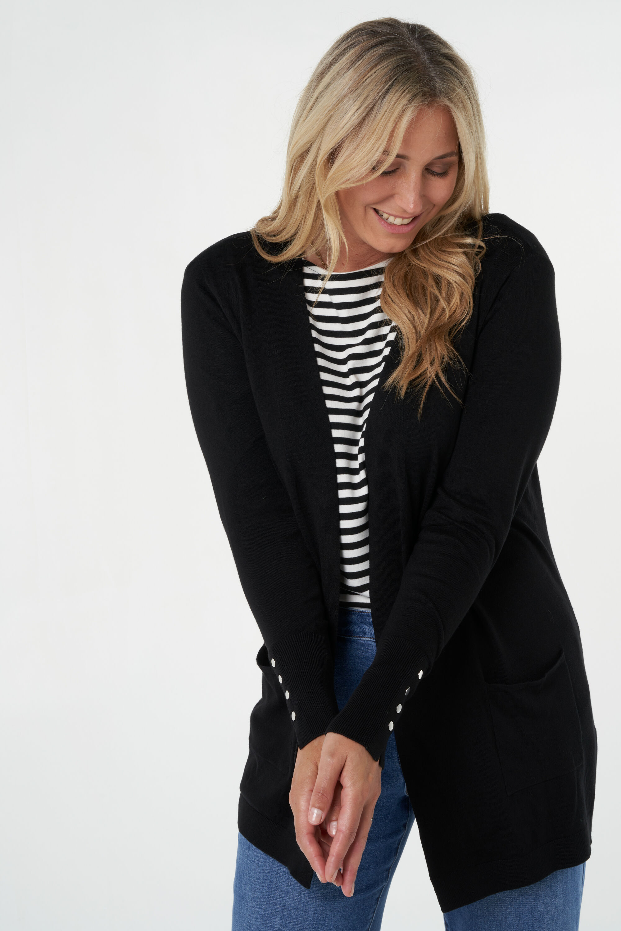 Gebreid vest met zakken image number 6