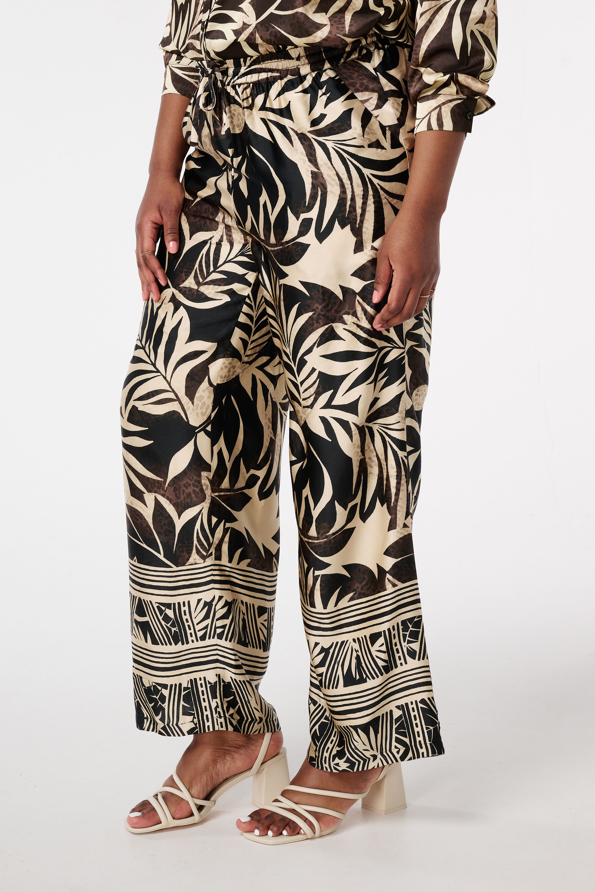 Broek met print image number 5