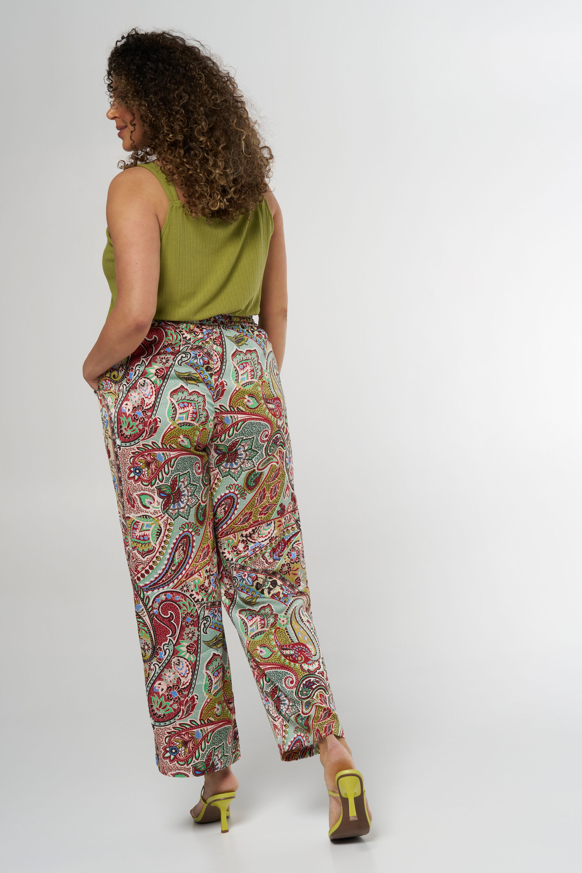 Ruimvallende broek met print image number 3