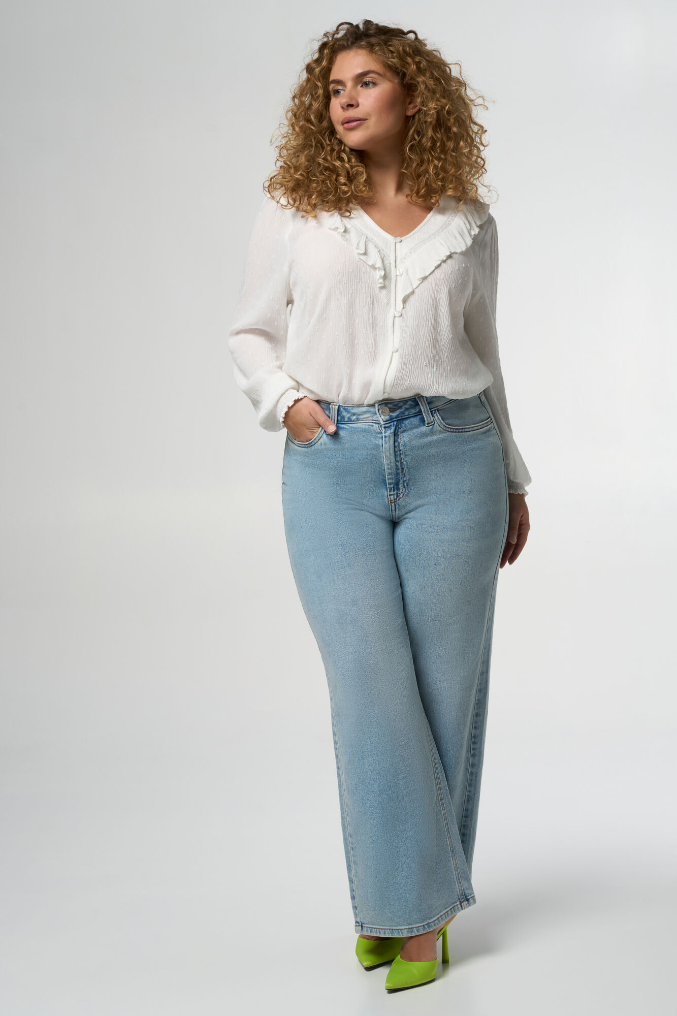 Wide leg jeans IVY image number 6