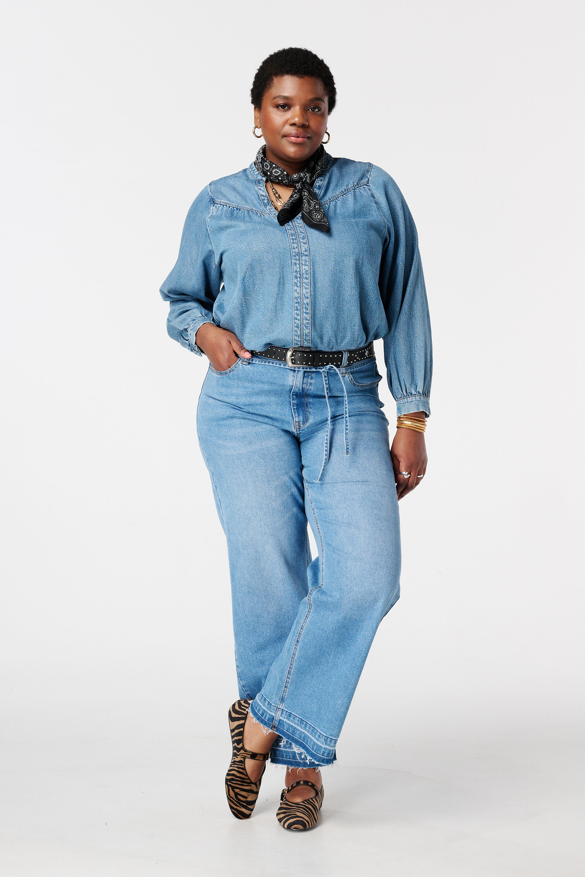 Denim blouse image number 5