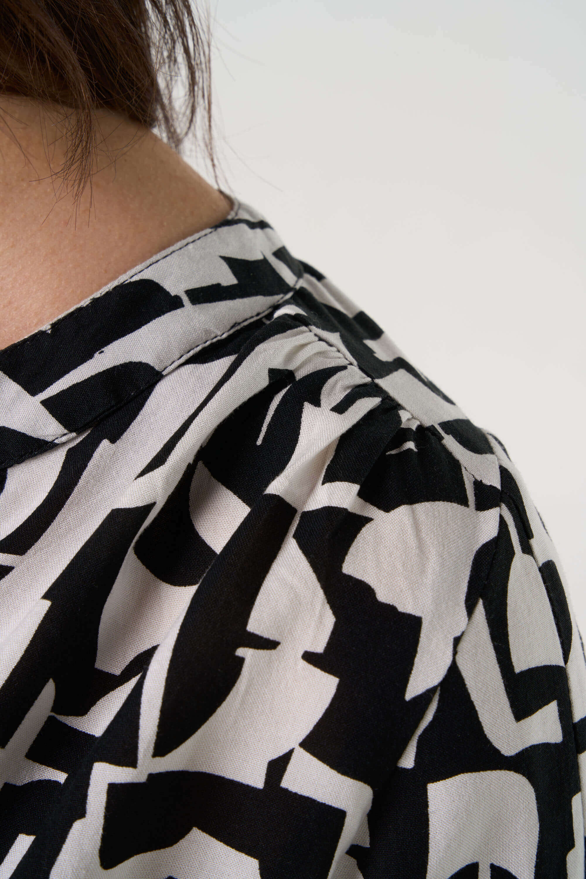 Blouse met grafische print image number 5