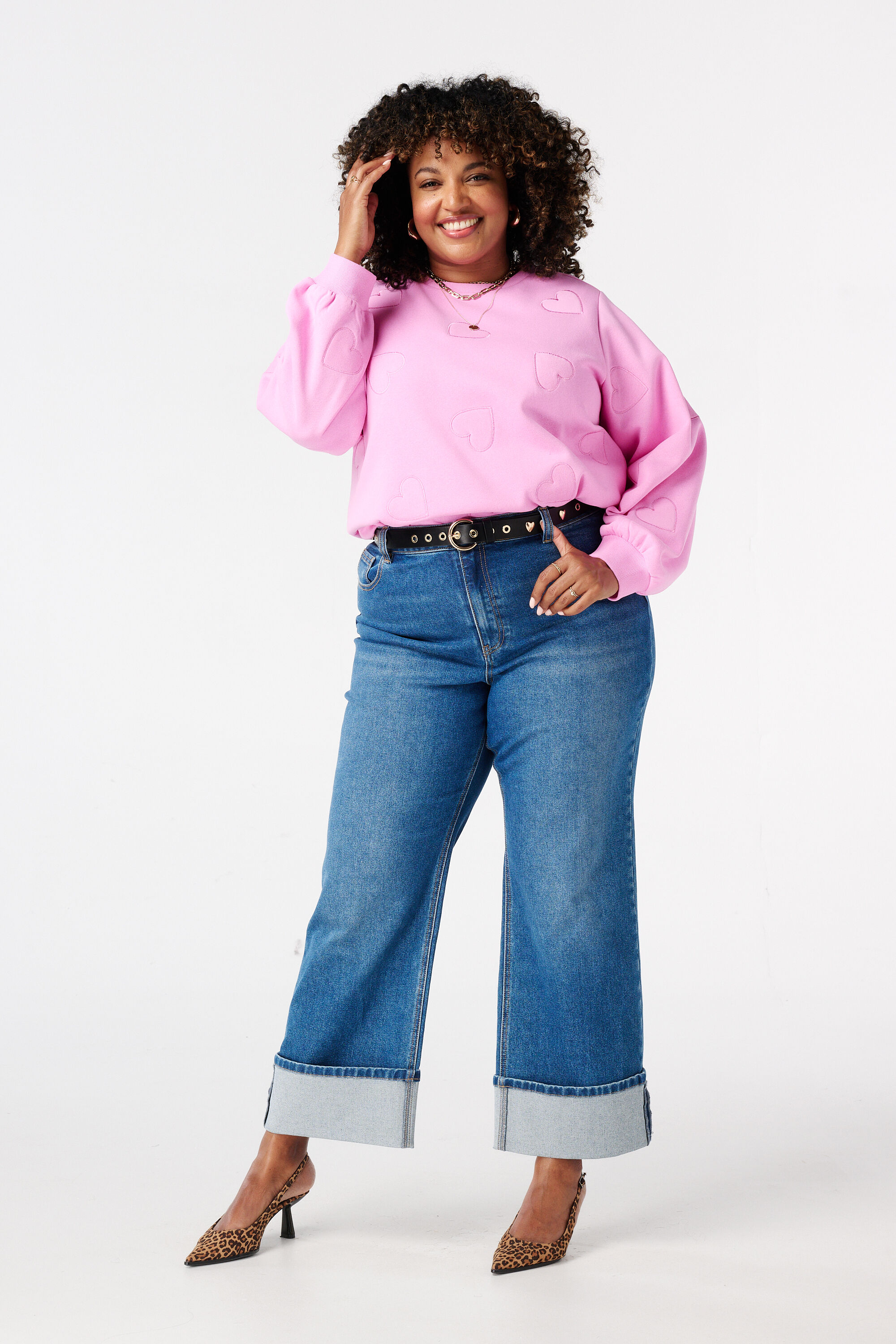 Sweater met geborduurde hartjes image number 5