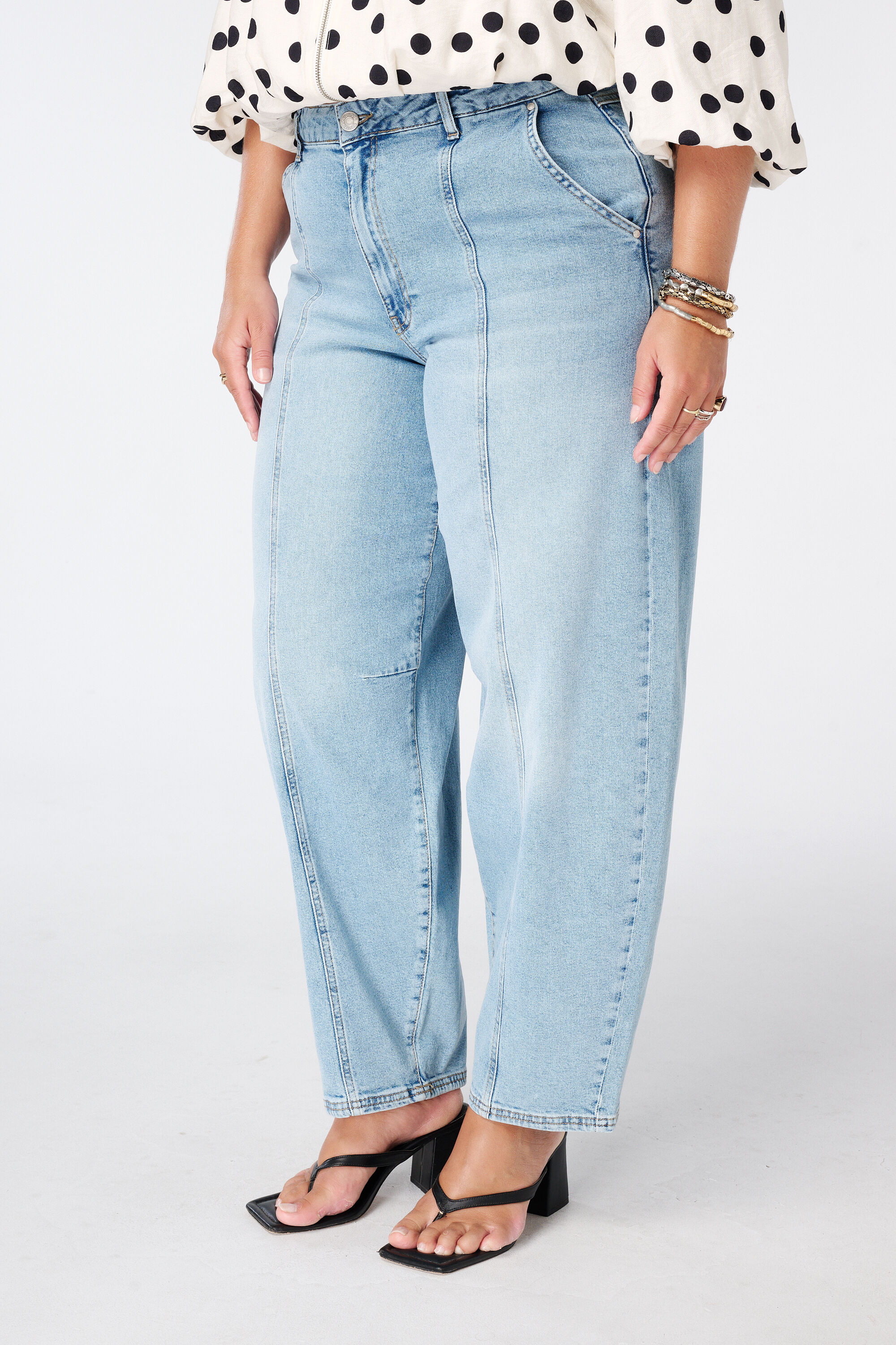 Balloon jeans met siernaden image number 5