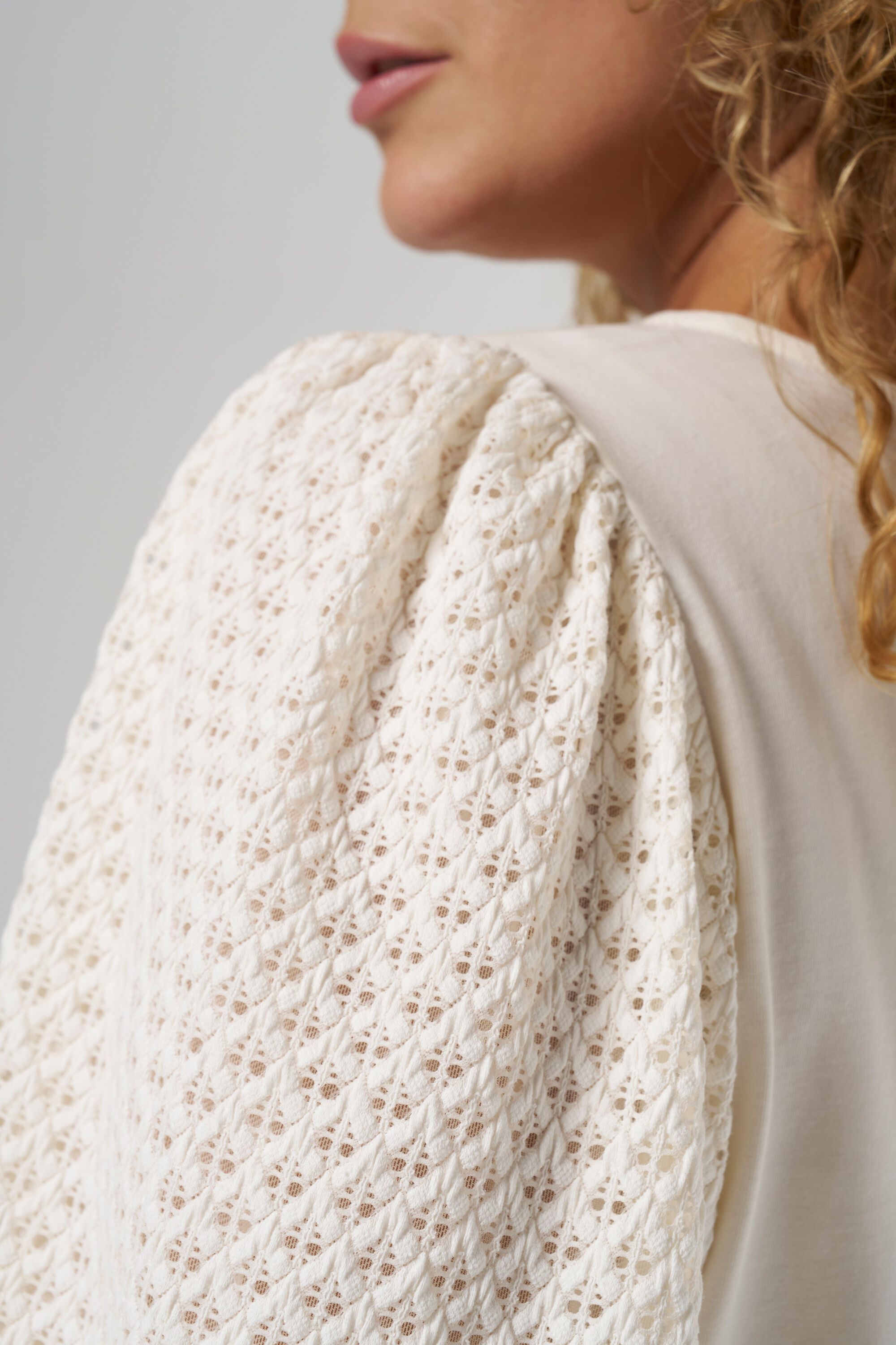 Top met pofmouwen image number 4